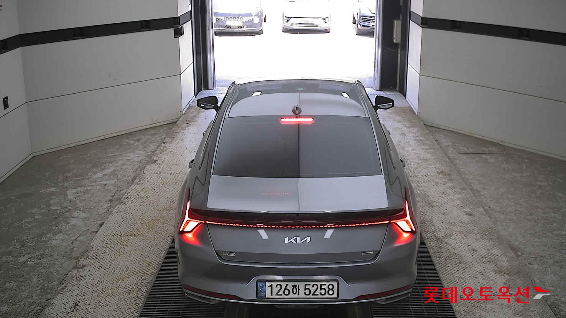 Kia K8 - 17