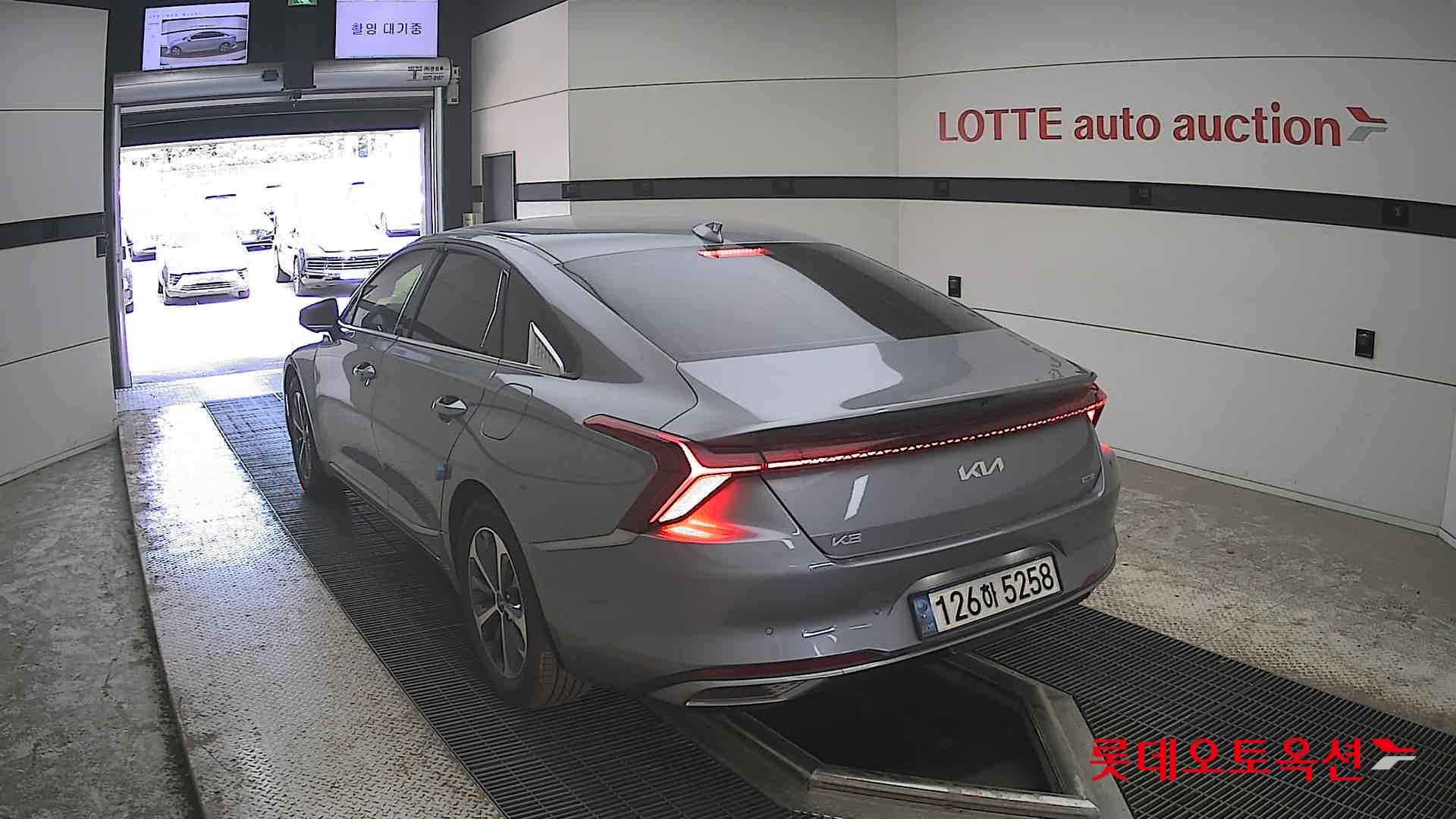 Kia K8 - 16