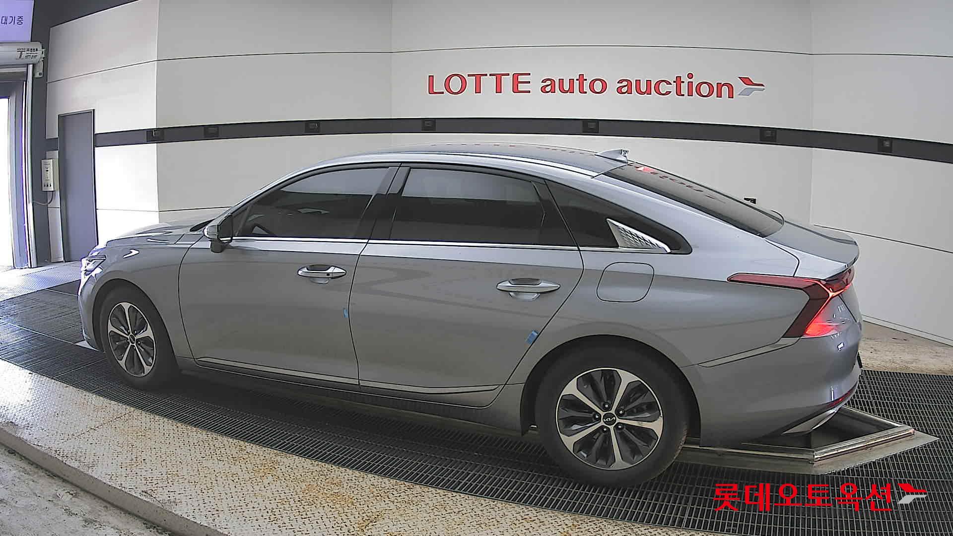 Kia K8 - 14