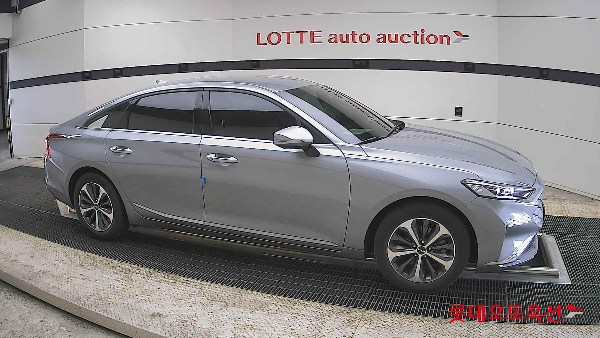Kia K8 - 22