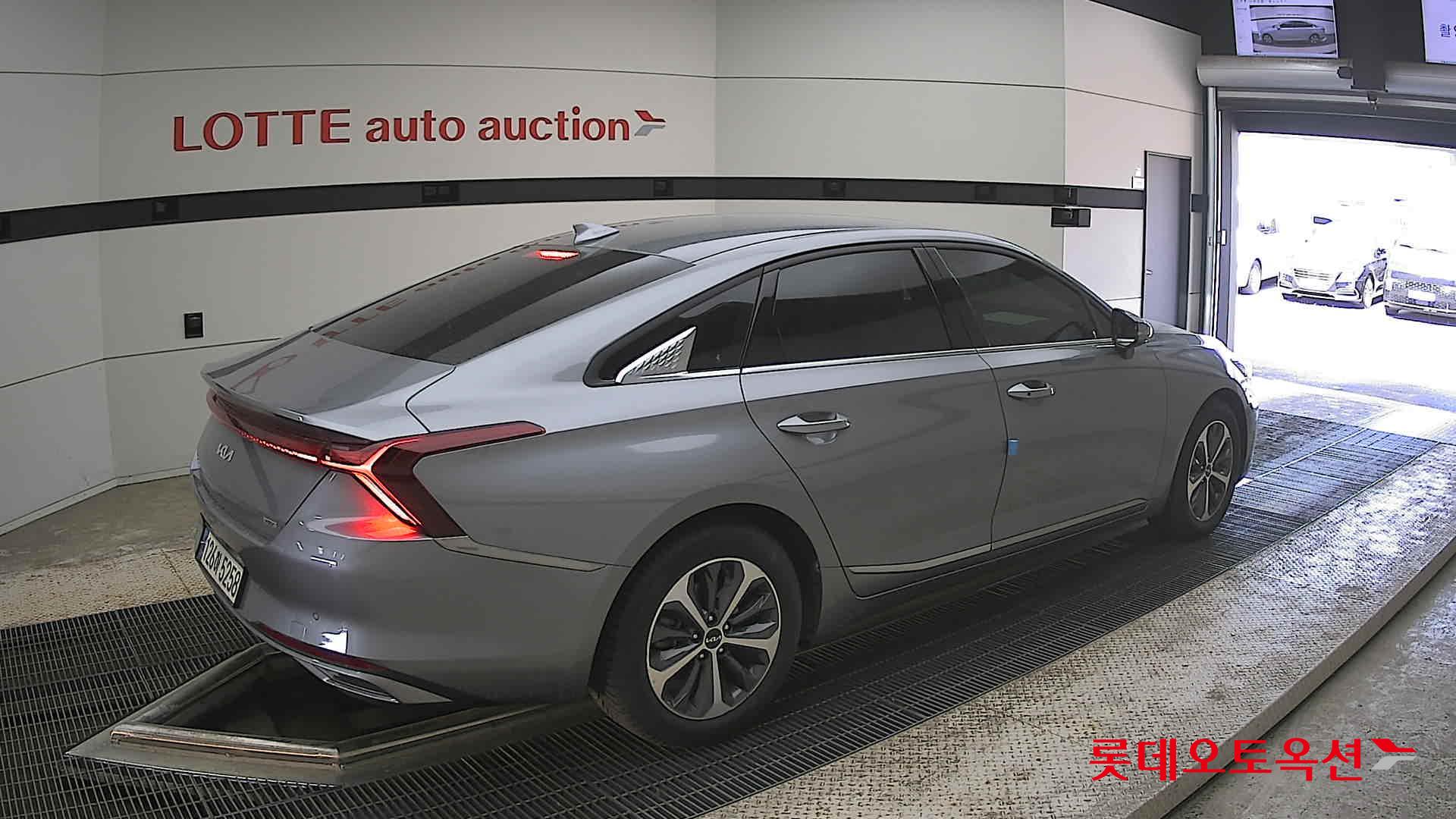 Kia K8 - 19