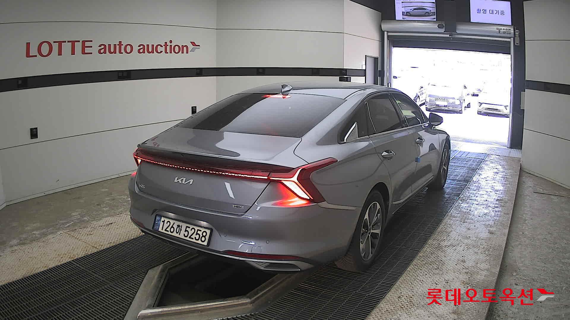 Kia K8 - 18