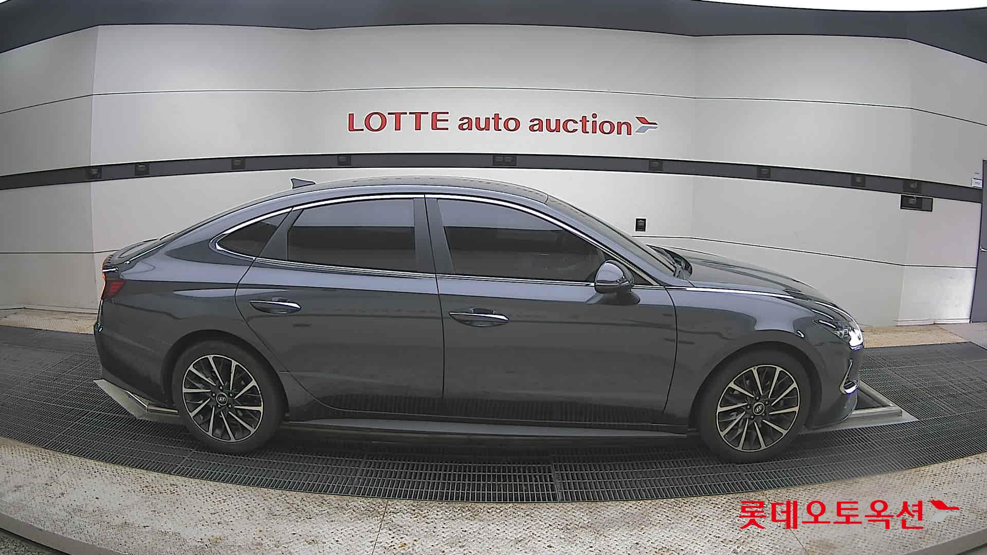 Hyundai Sonata - 21