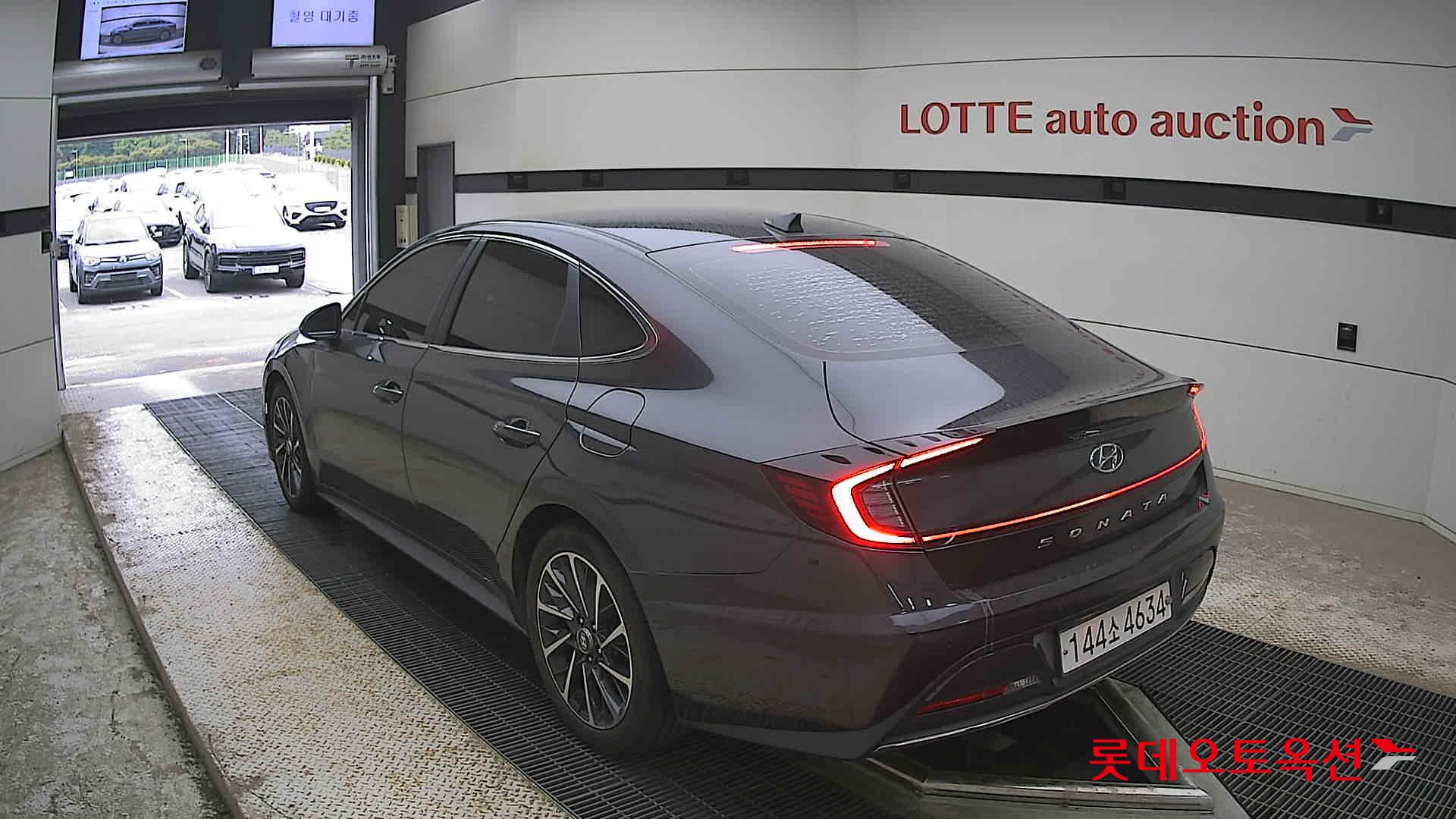 Hyundai Sonata - 4