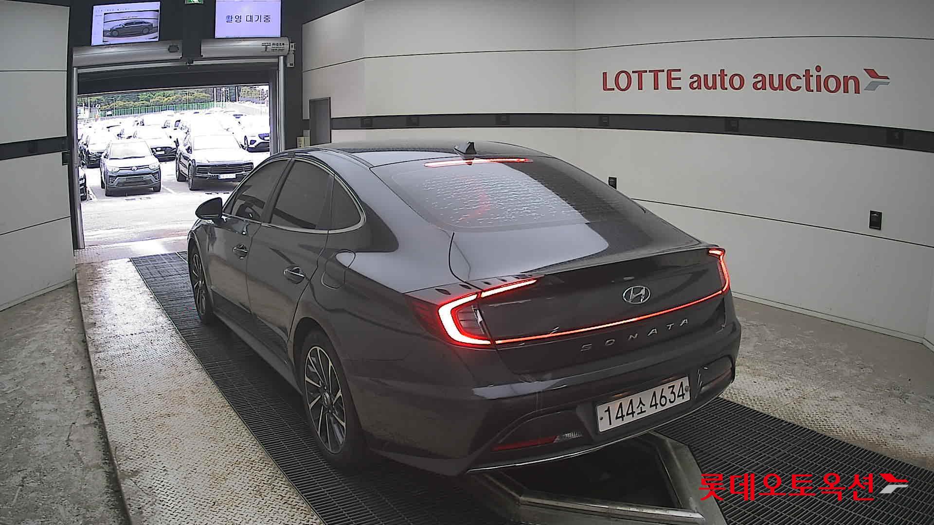 Hyundai Sonata - 16
