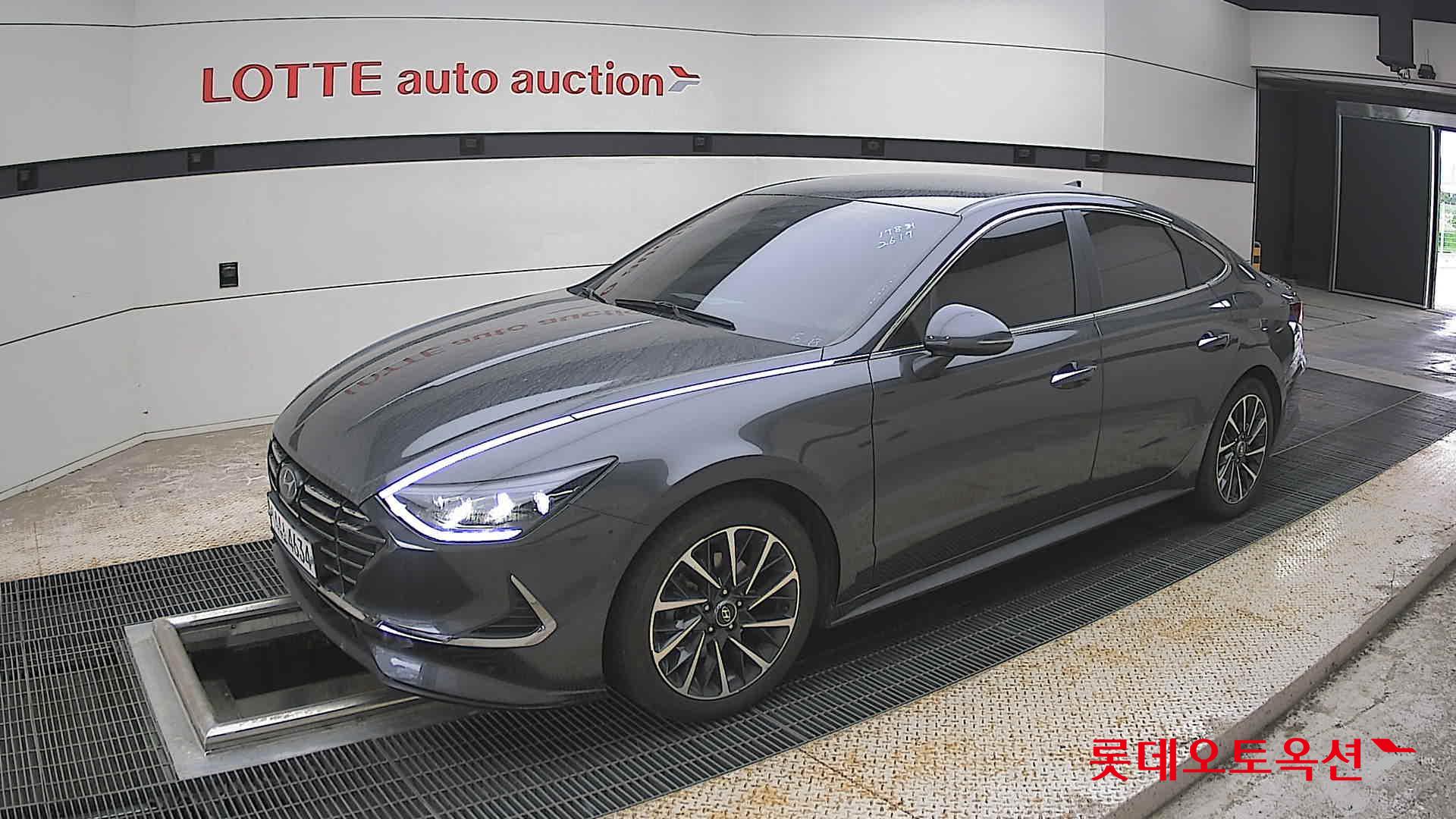 Hyundai Sonata - 11