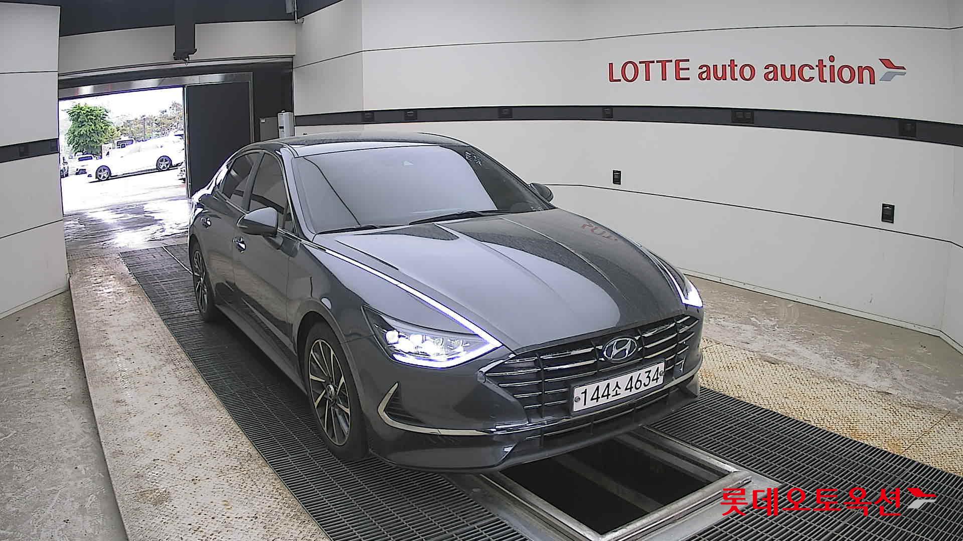 Hyundai Sonata - 24