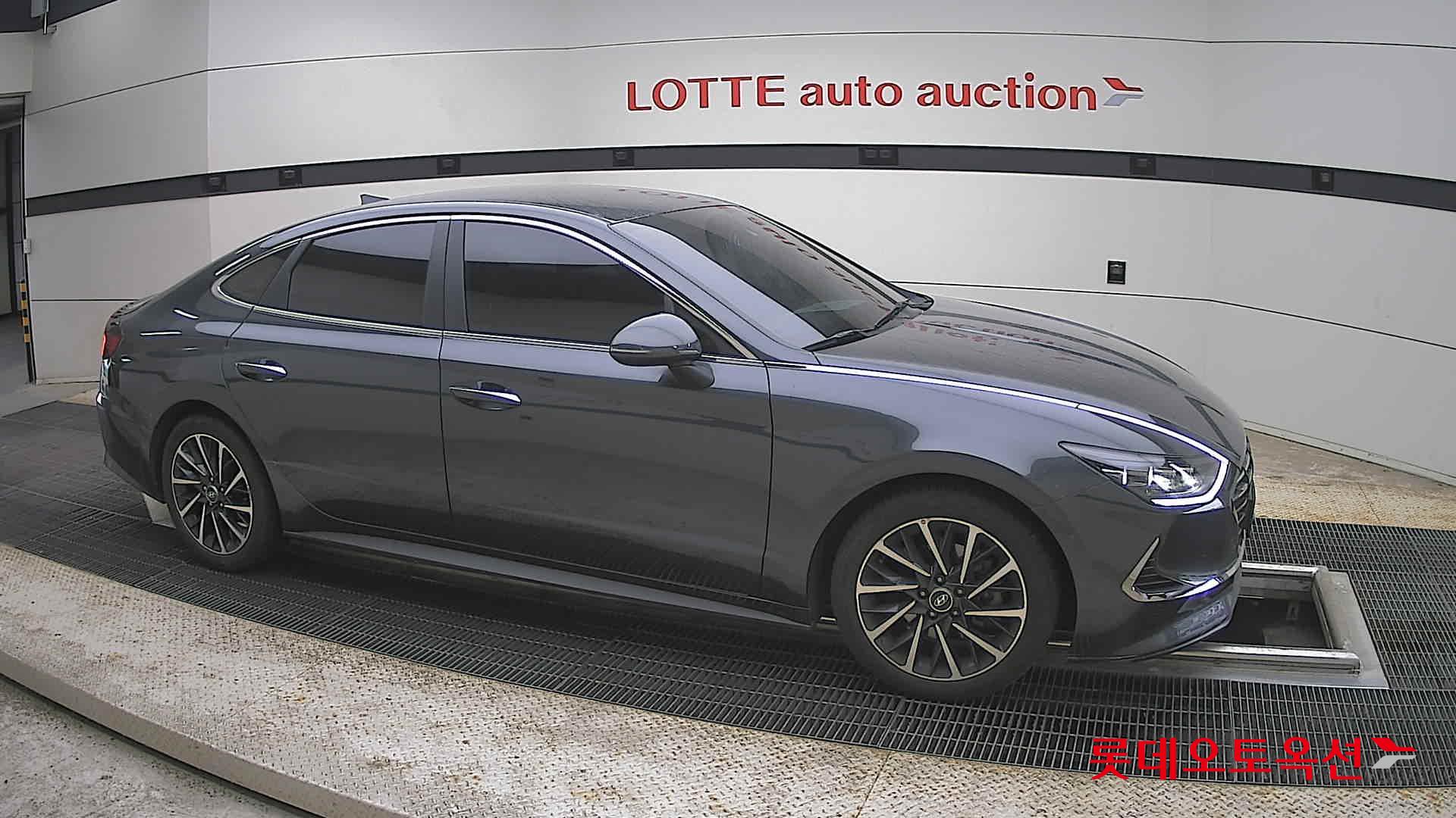 Hyundai Sonata - 22