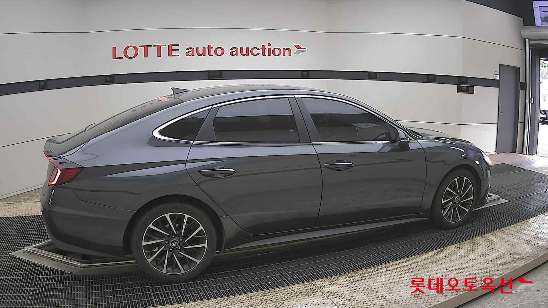 Hyundai Sonata - 20