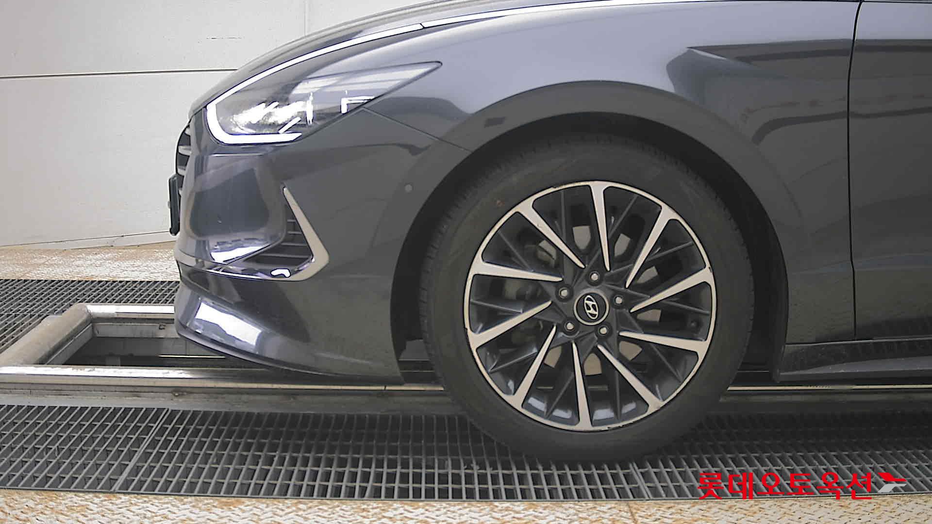 Hyundai Sonata - 25