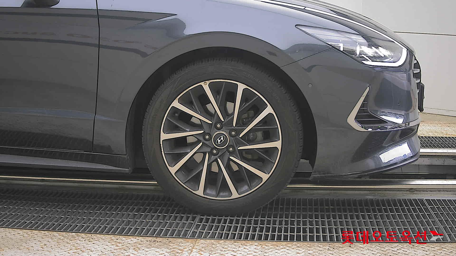 Hyundai Sonata - 27