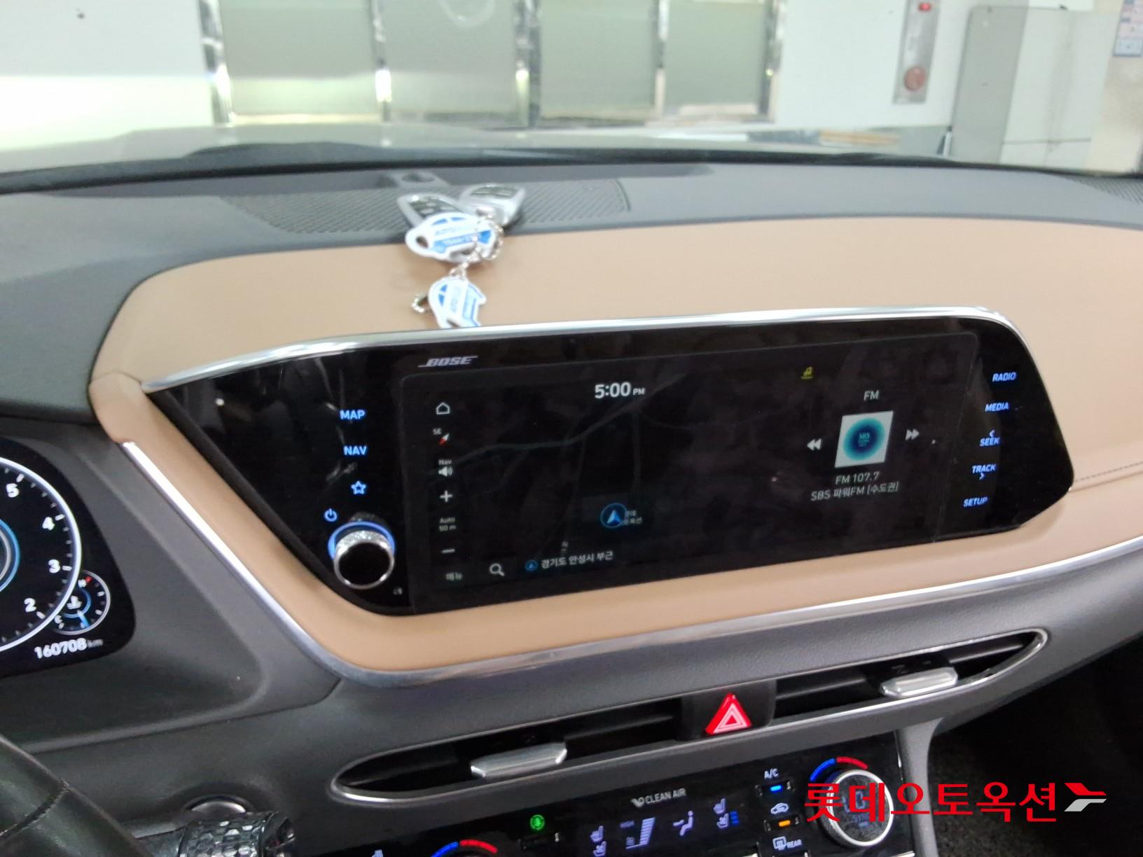 Hyundai Sonata - 32