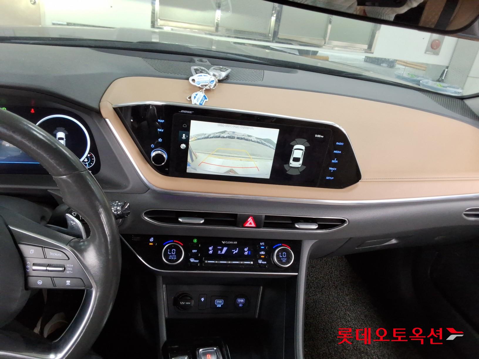 Hyundai Sonata - 33