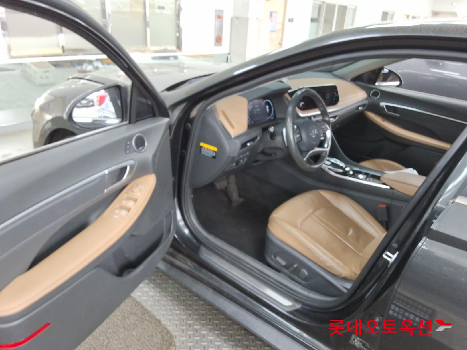 Hyundai Sonata - 35