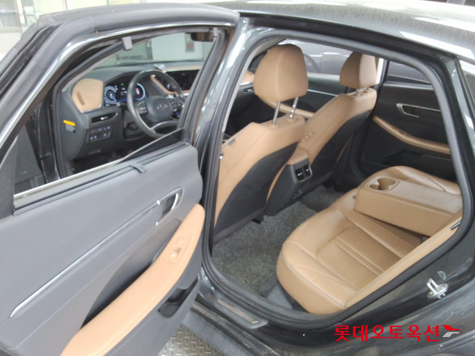 Hyundai Sonata - 37