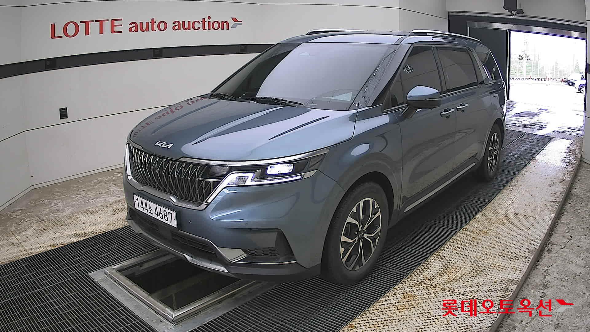 Kia Carnival - 3