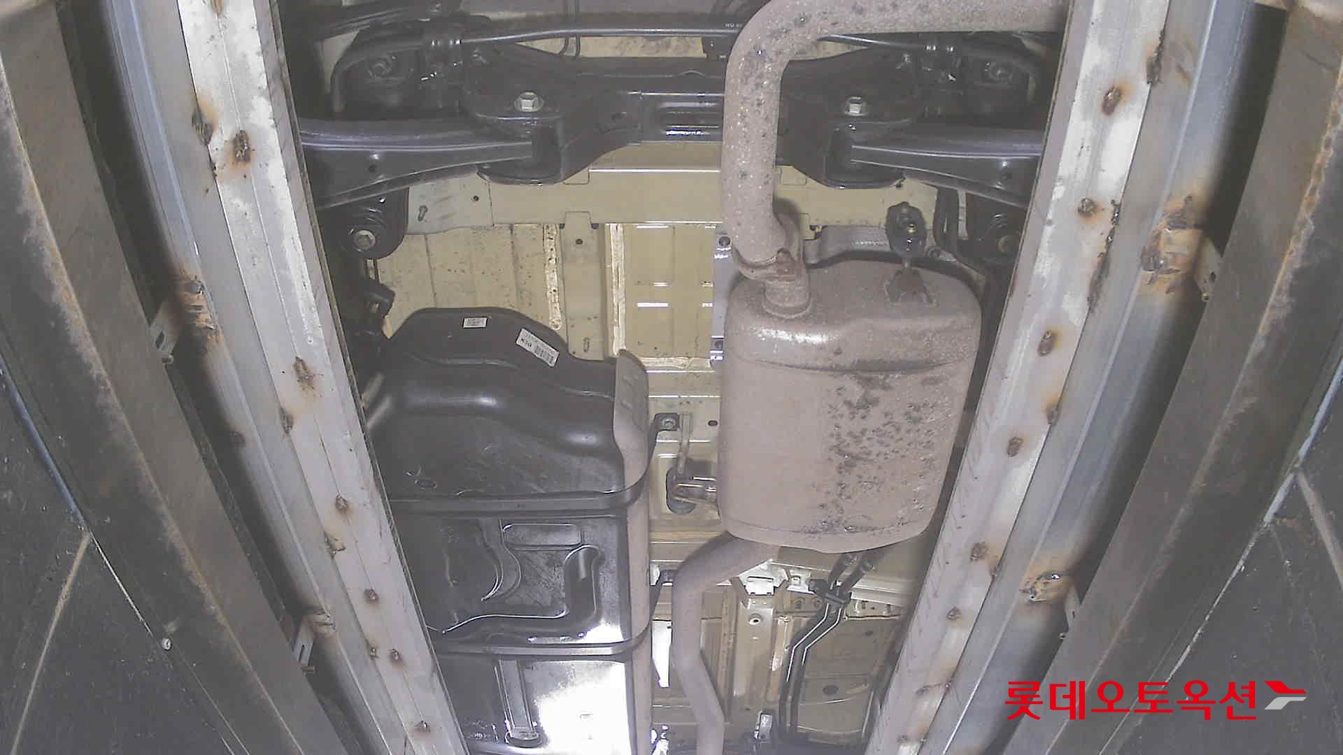 Kia Carnival - 2