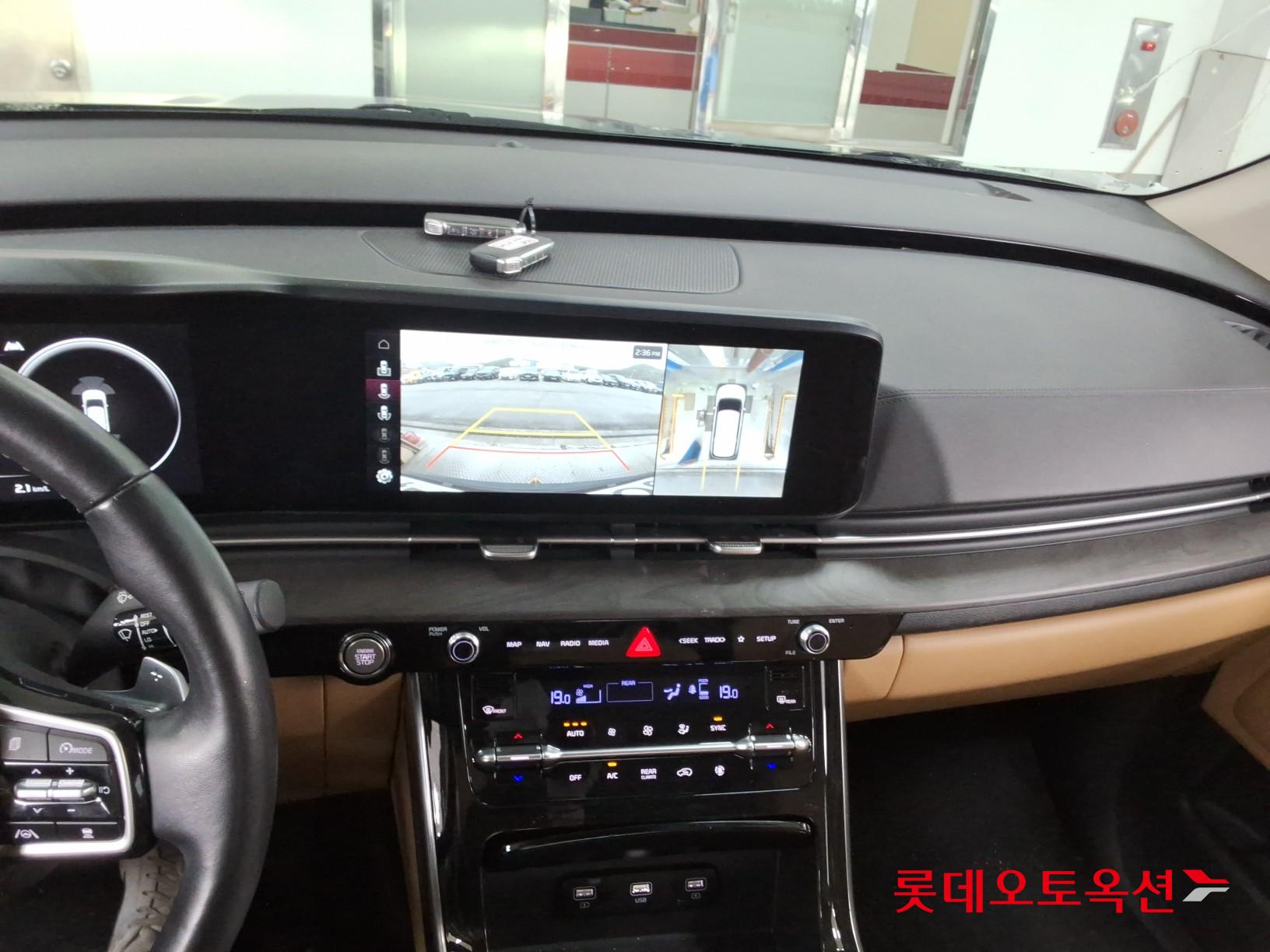 Kia Carnival - 33