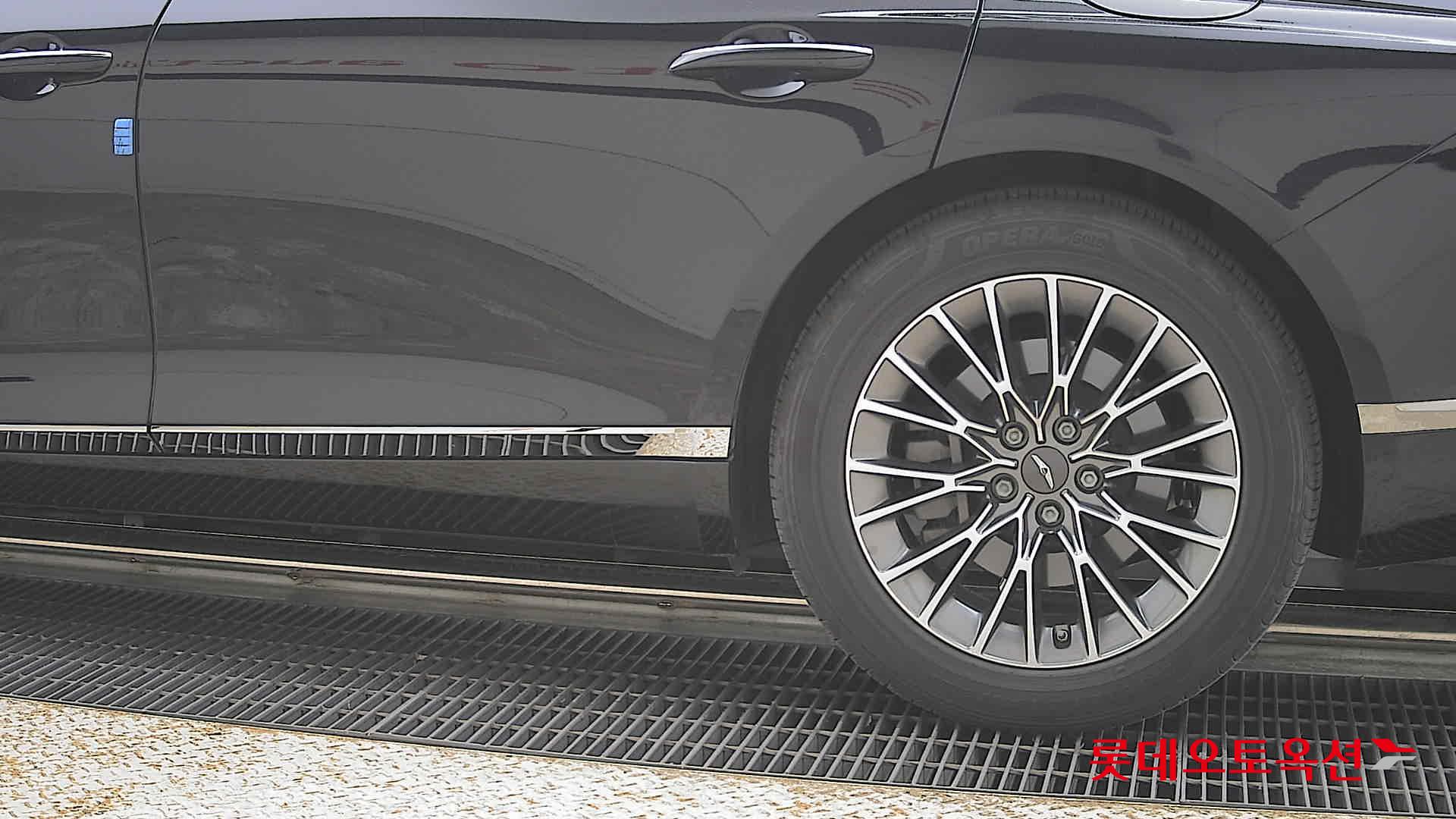 Genesis G80 - 26