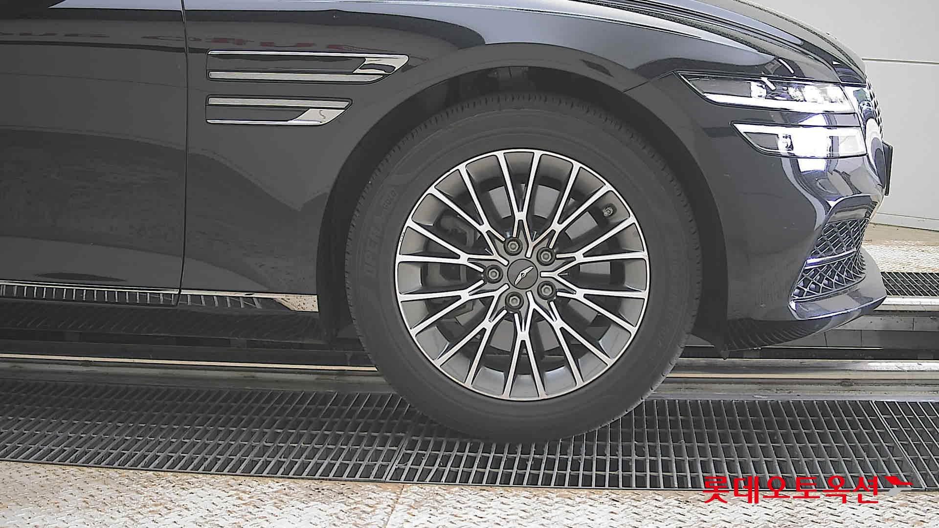 Genesis G80 - 27