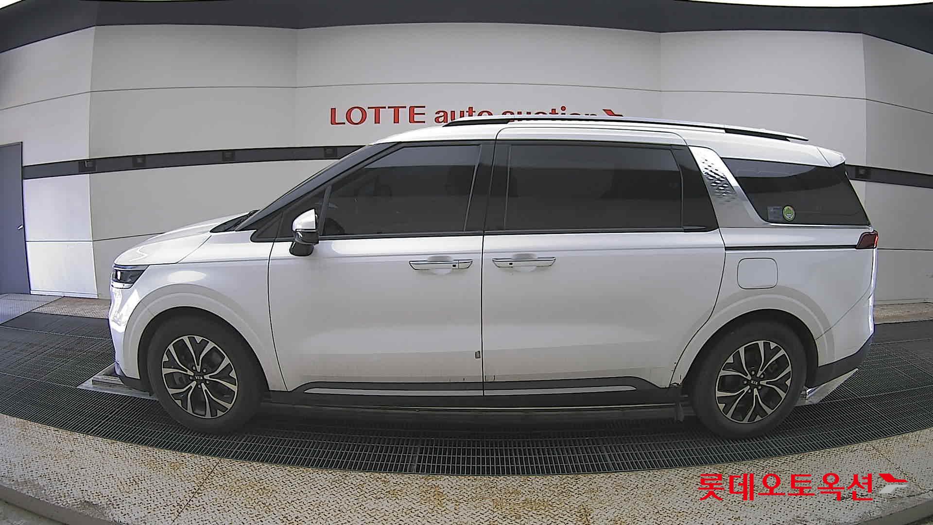 2021 - kia carnival
