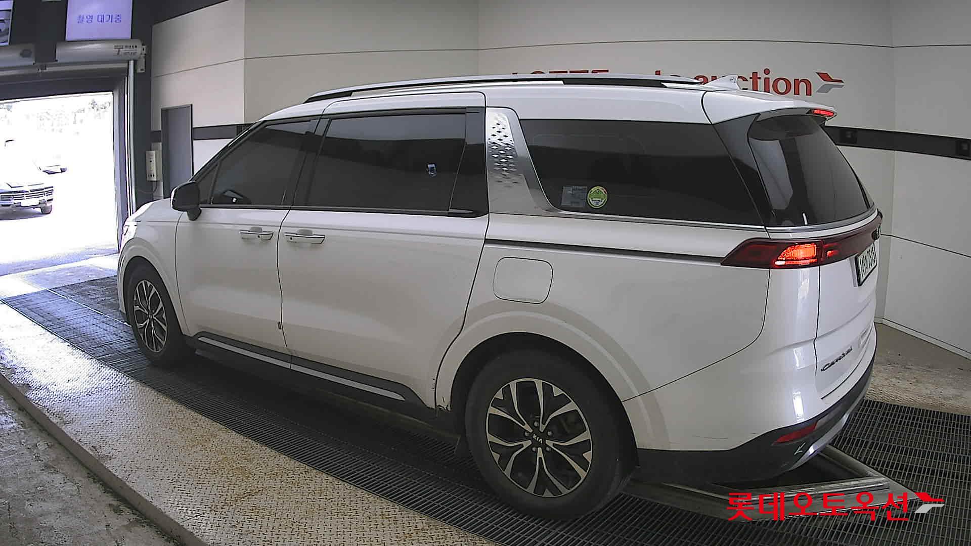 2021 - kia carnival