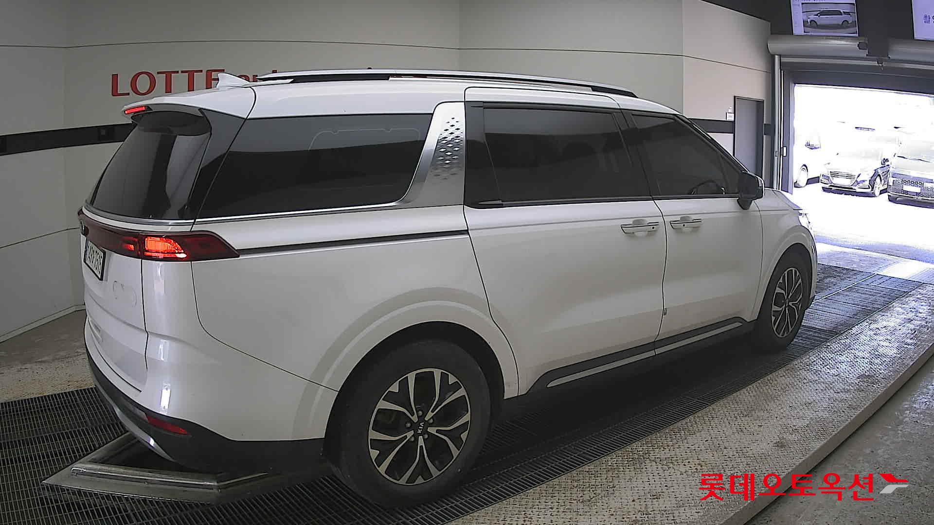 2021 - kia carnival