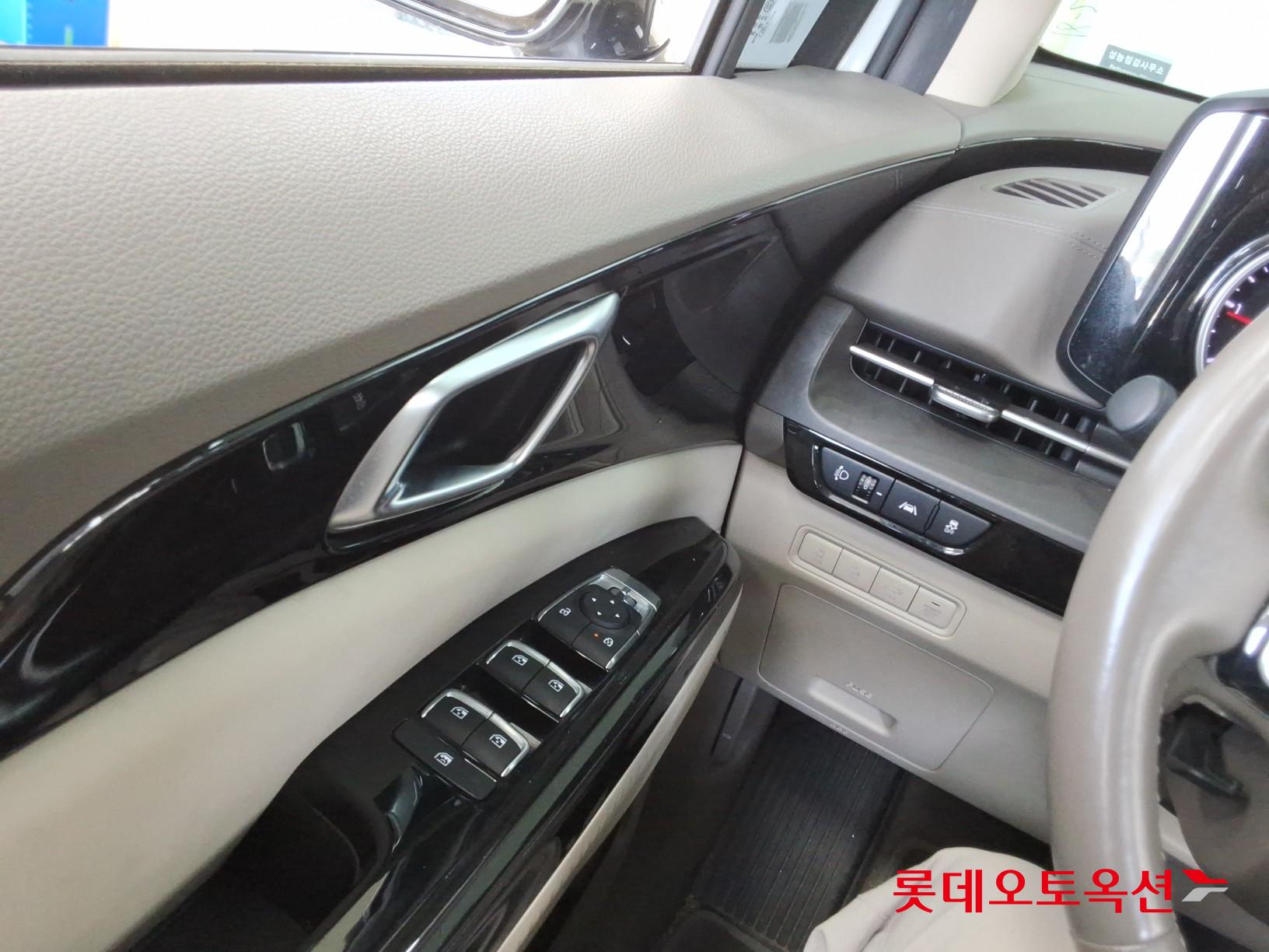 2021 - kia carnival