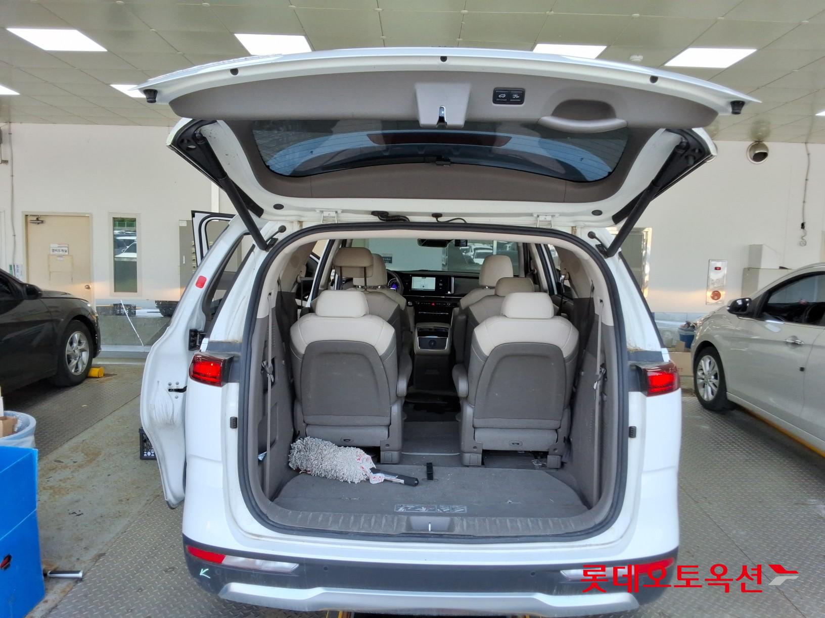 2021 - kia carnival