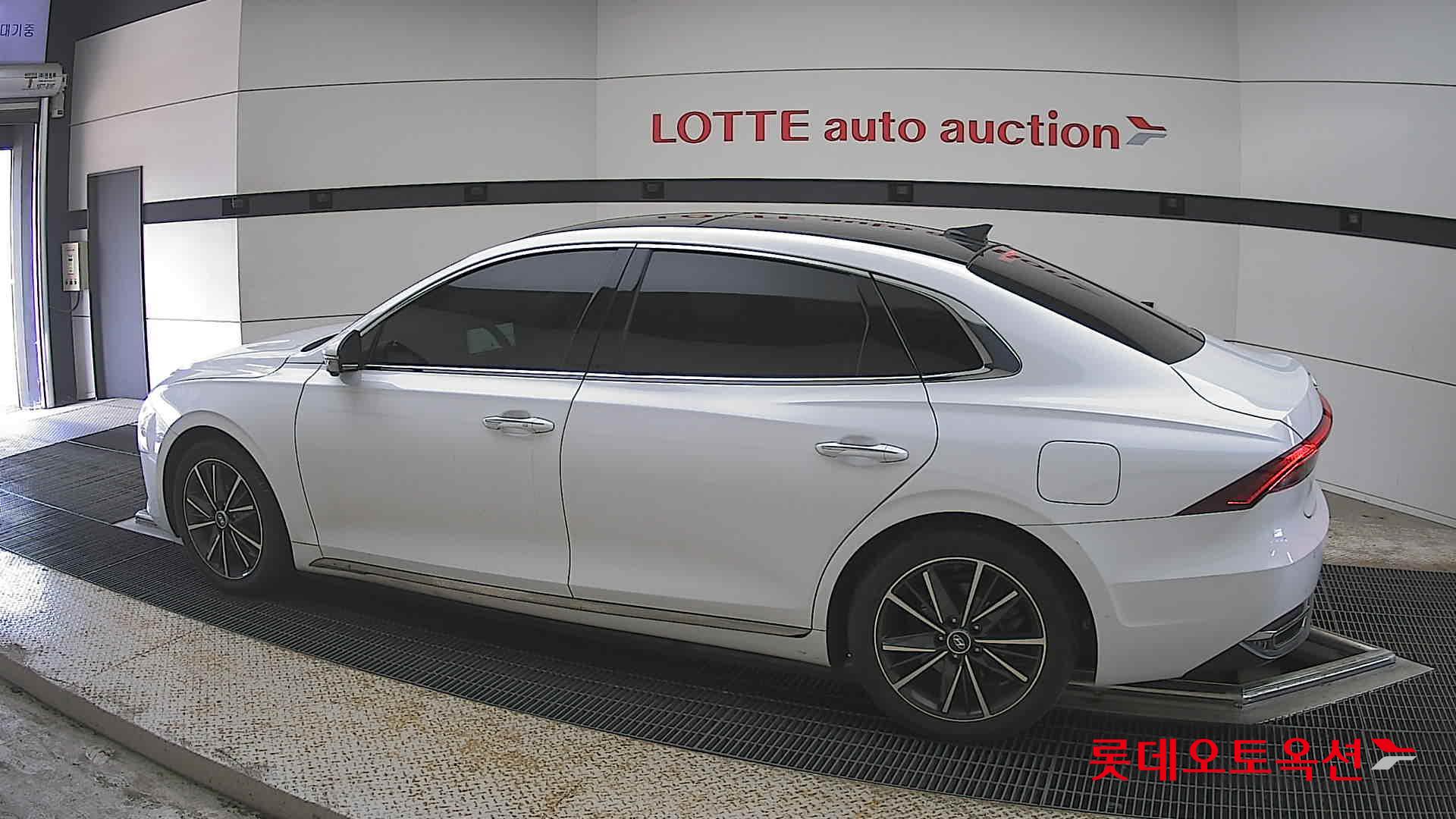 2022 - hyundai grandeur