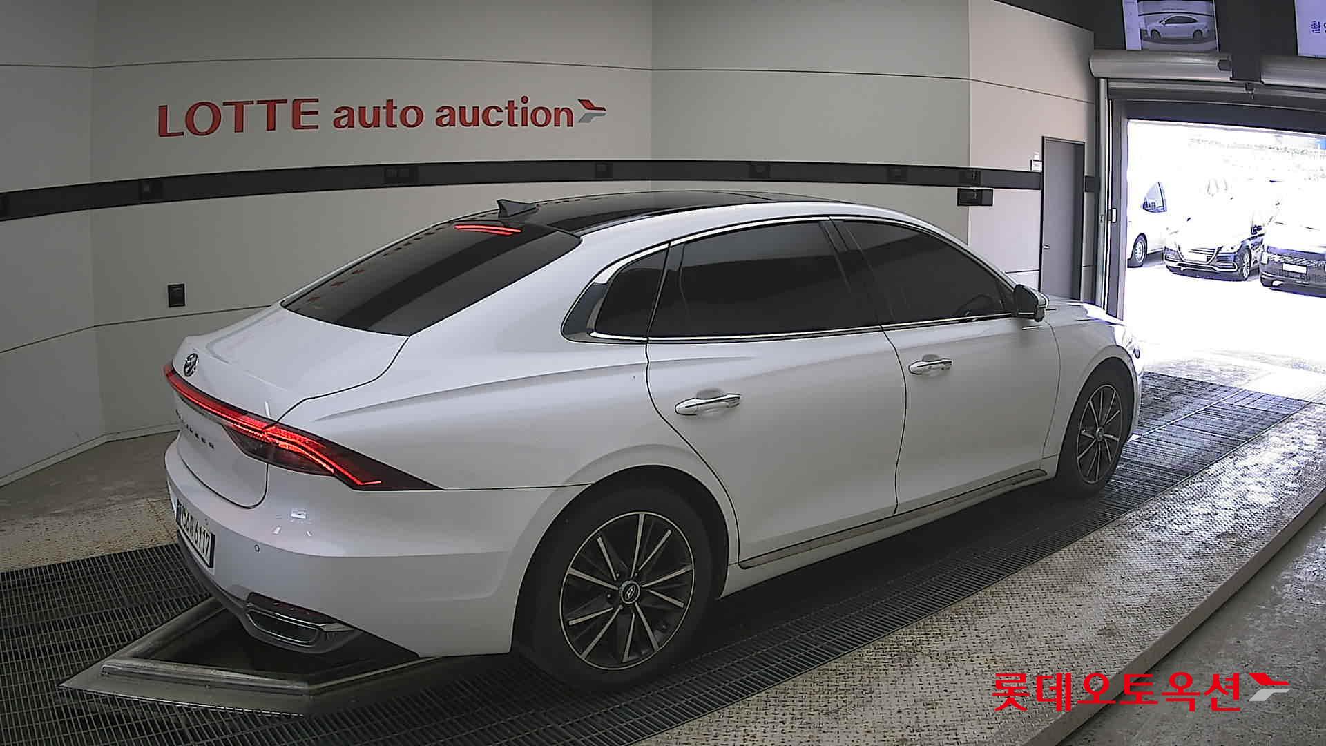 2022 - hyundai grandeur