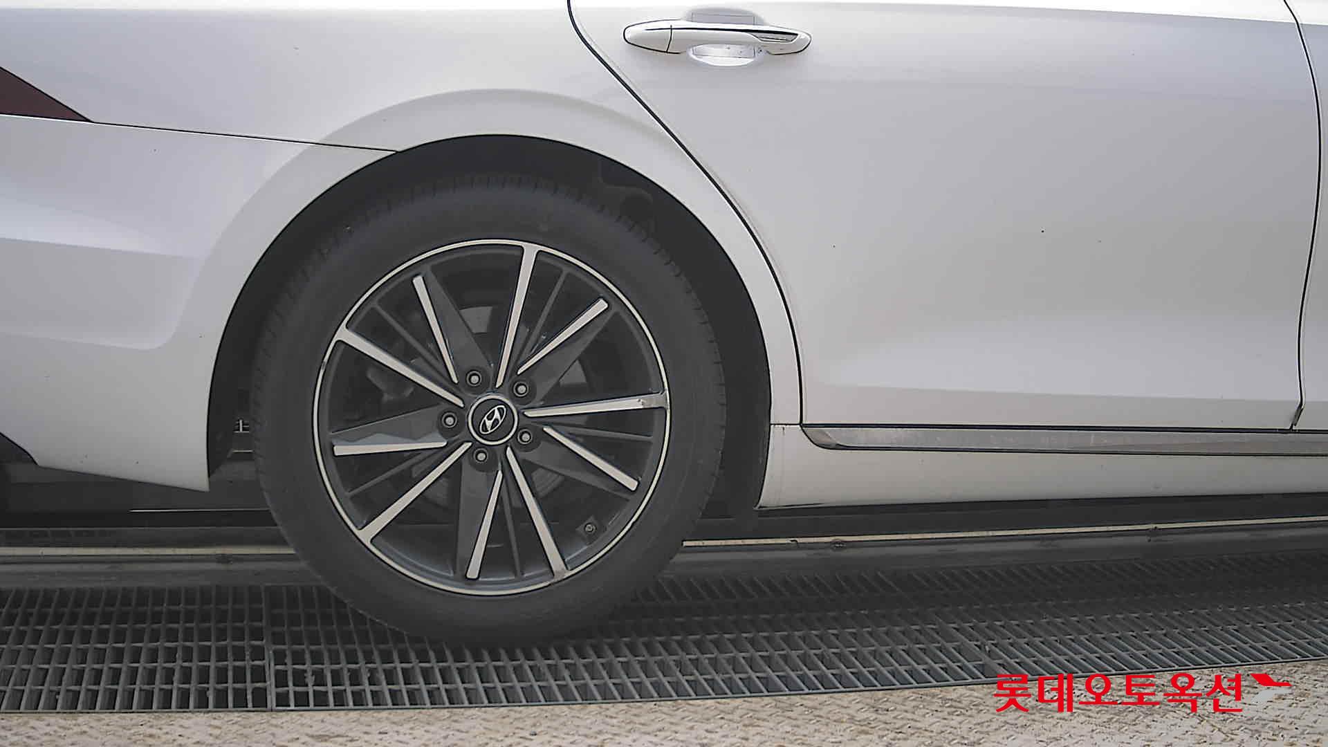 2022 - hyundai grandeur