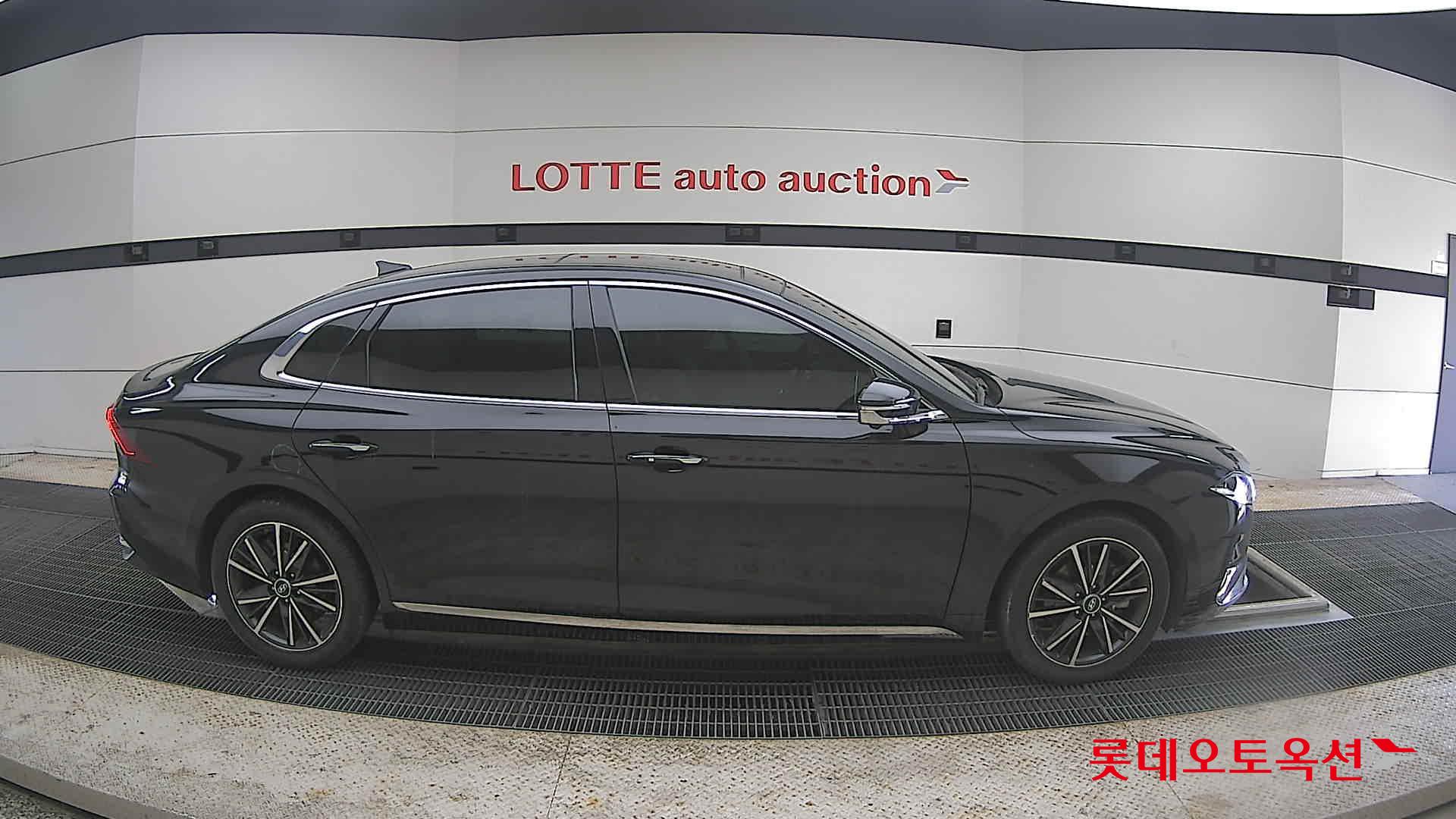 Hyundai Grandeur - 21