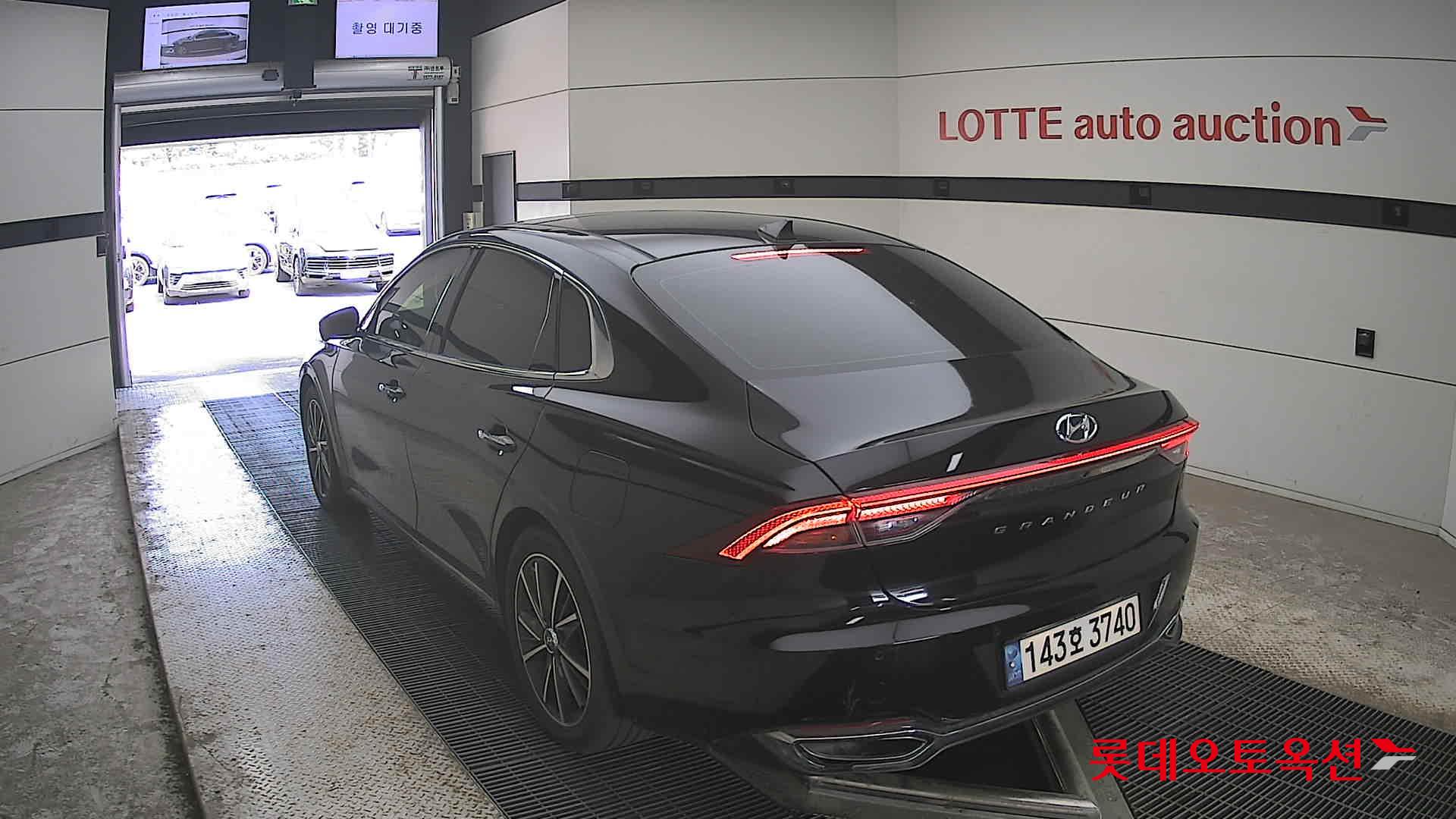 Hyundai Grandeur - 16