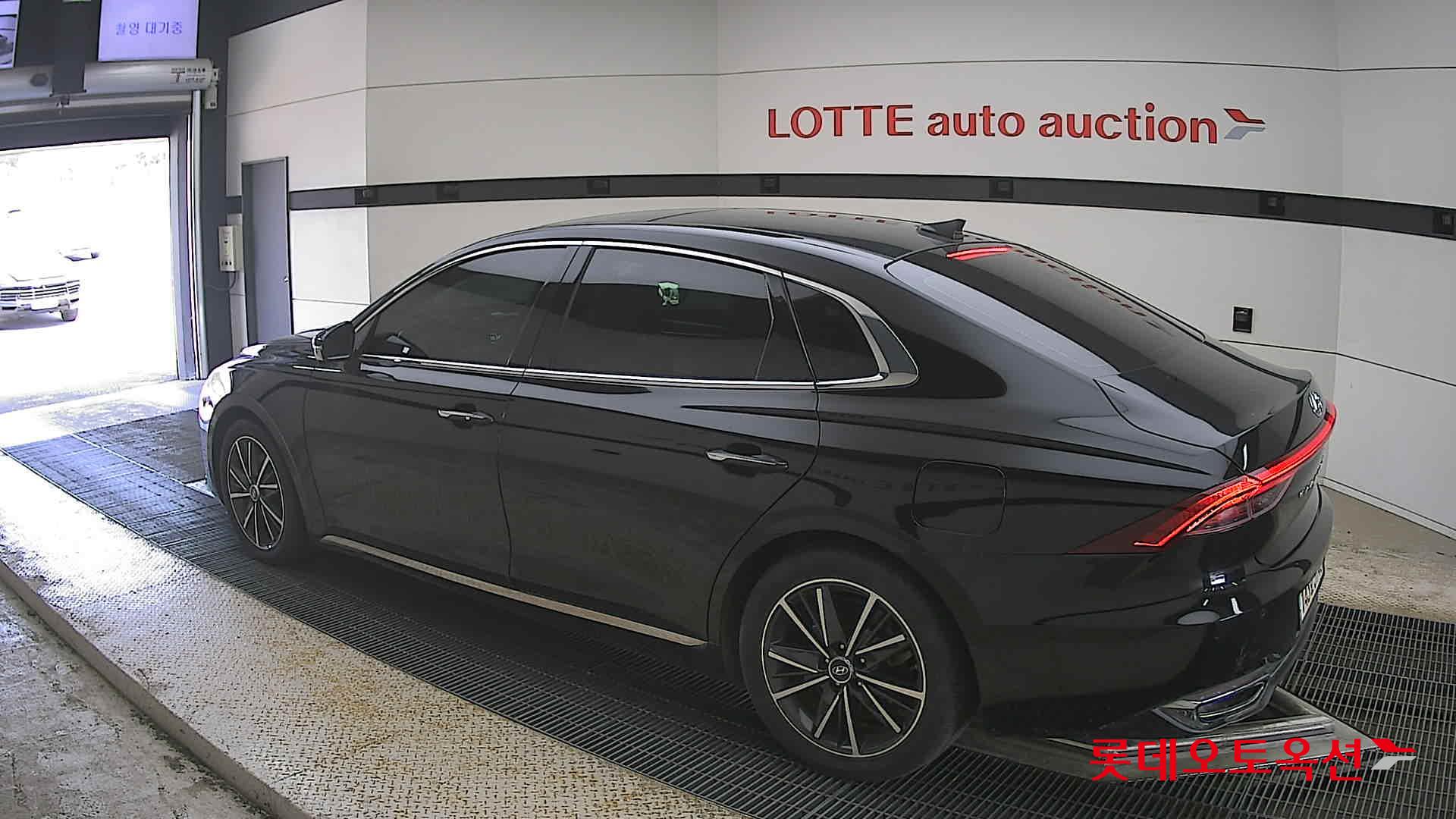Hyundai Grandeur - 15