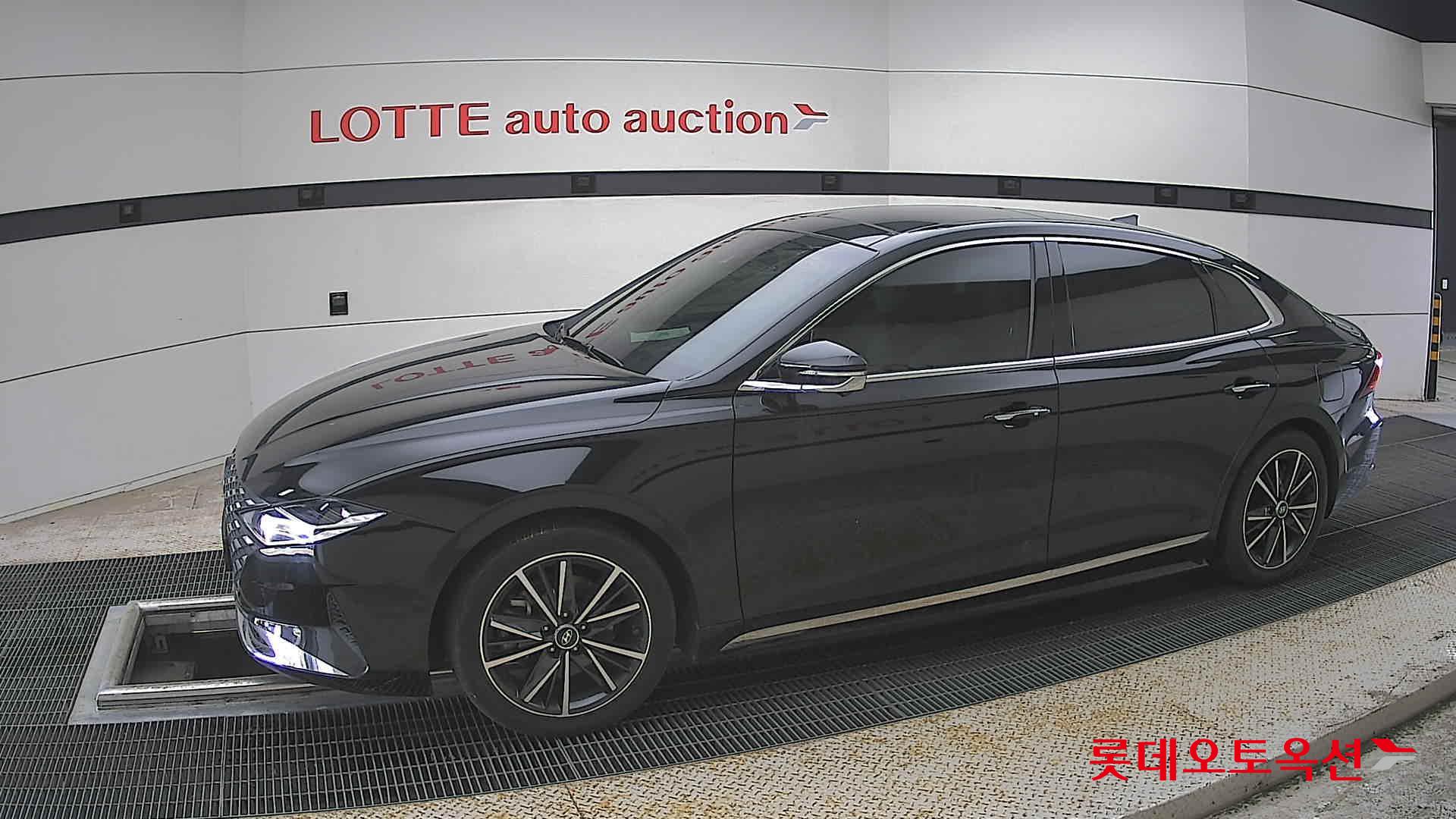 Hyundai Grandeur - 12