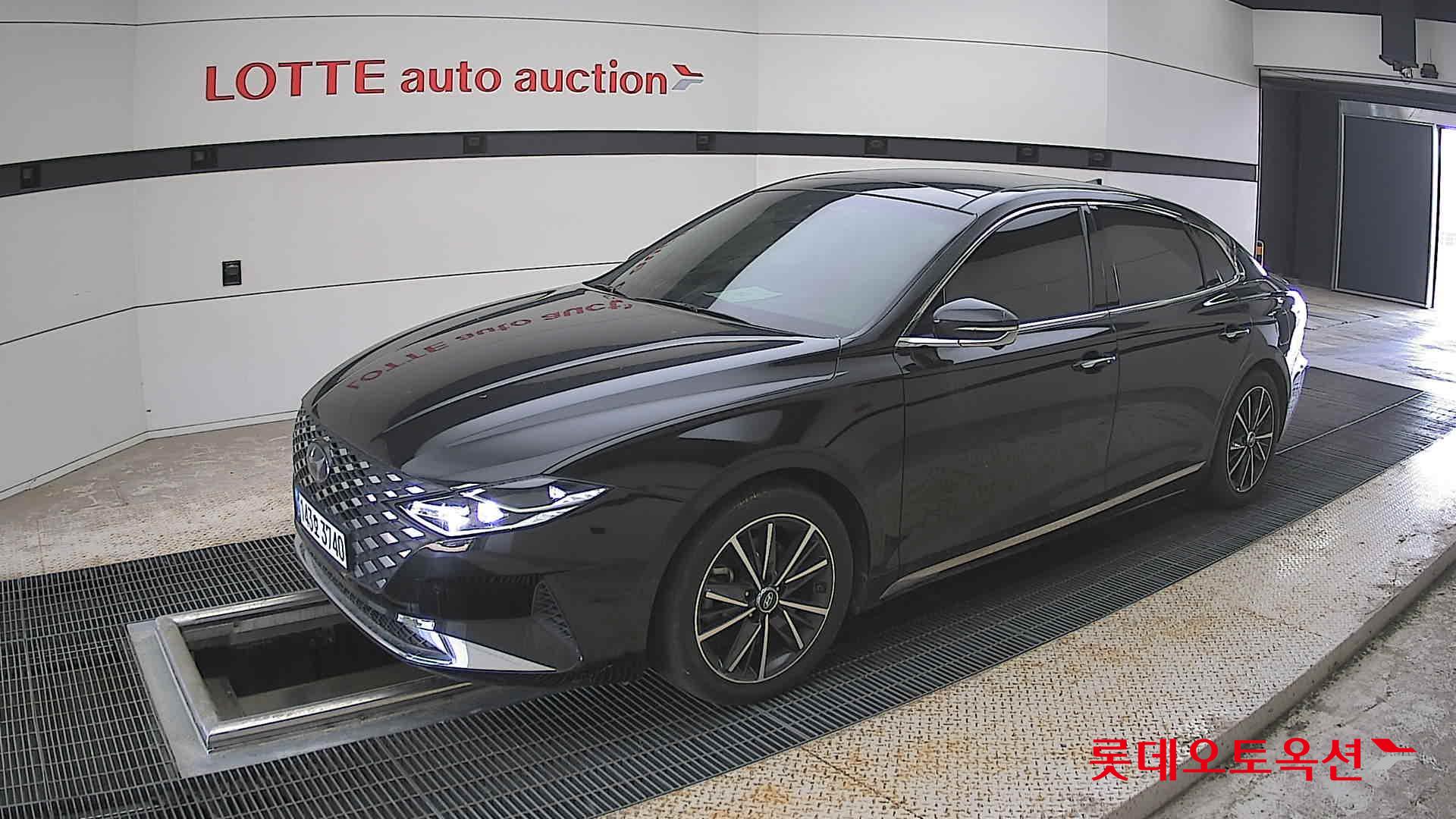 Hyundai Grandeur - 11