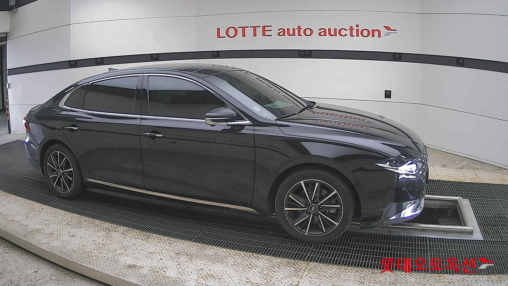 Hyundai Grandeur - 22