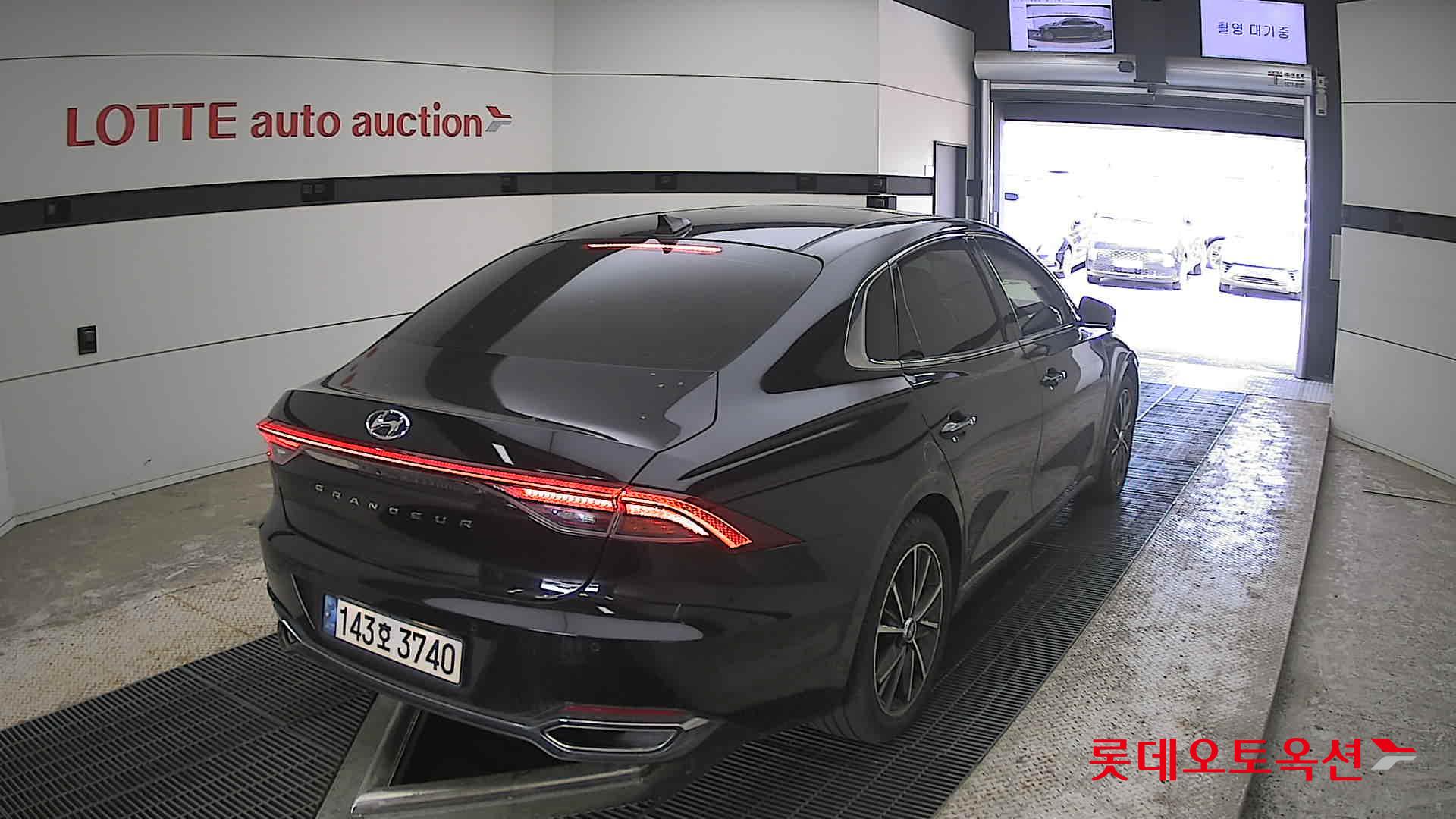 Hyundai Grandeur - 18