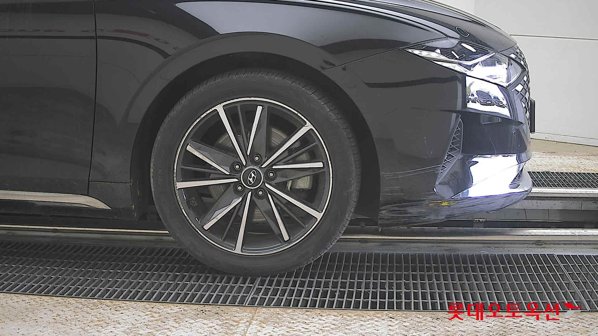 Hyundai Grandeur - 27