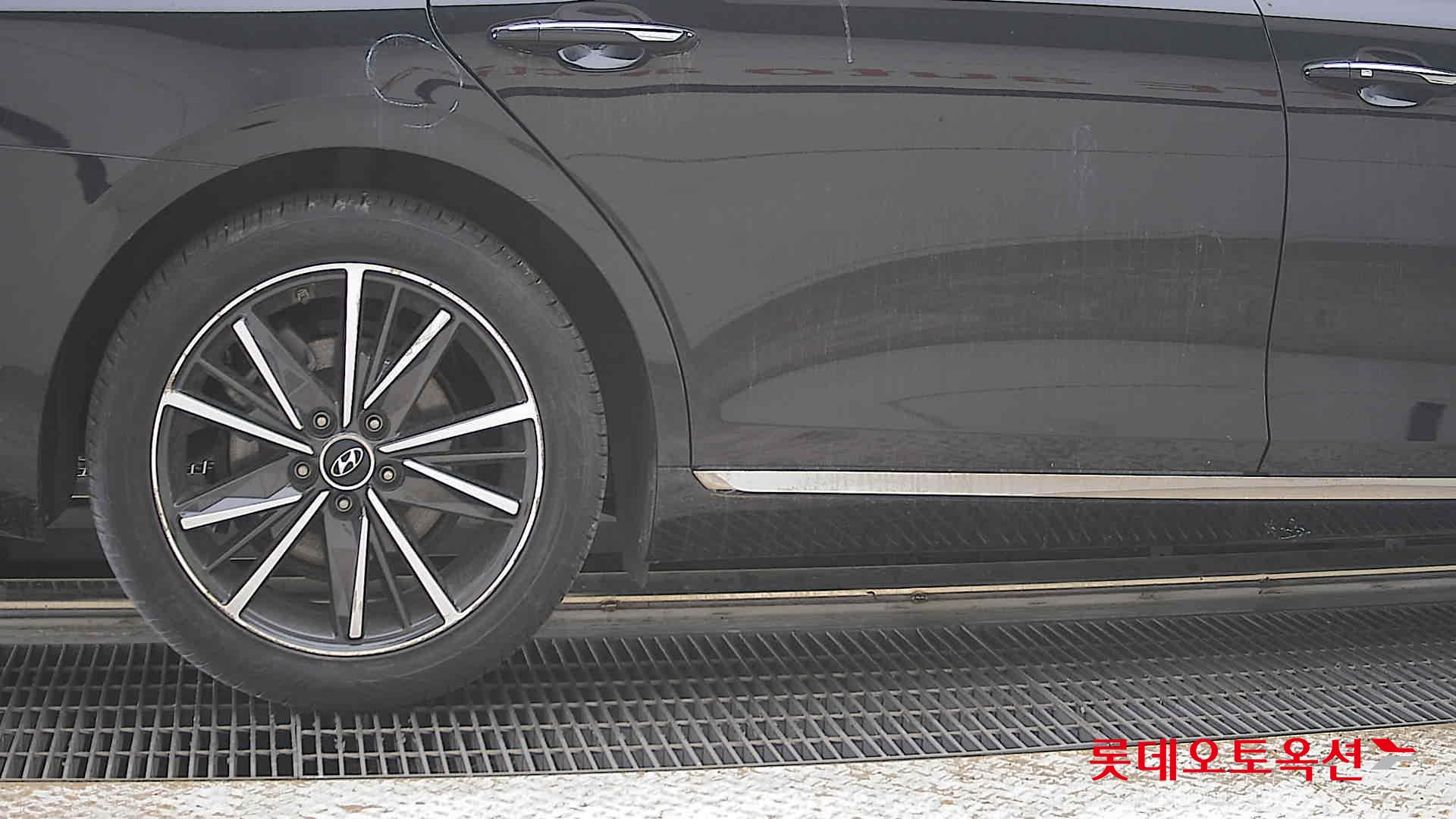 Hyundai Grandeur - 28