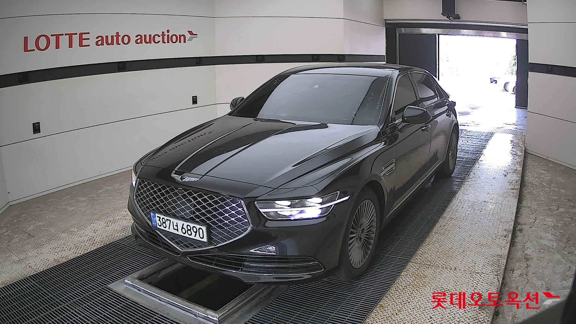 Genesis G90 - 10