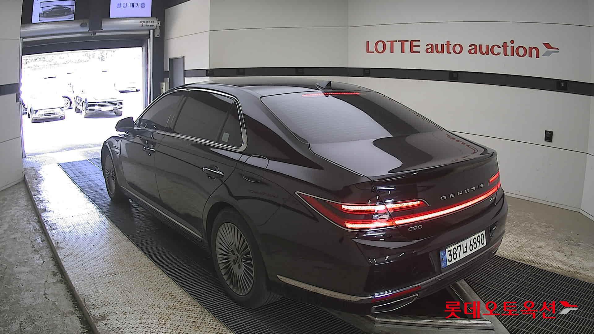 Genesis G90 - 4
