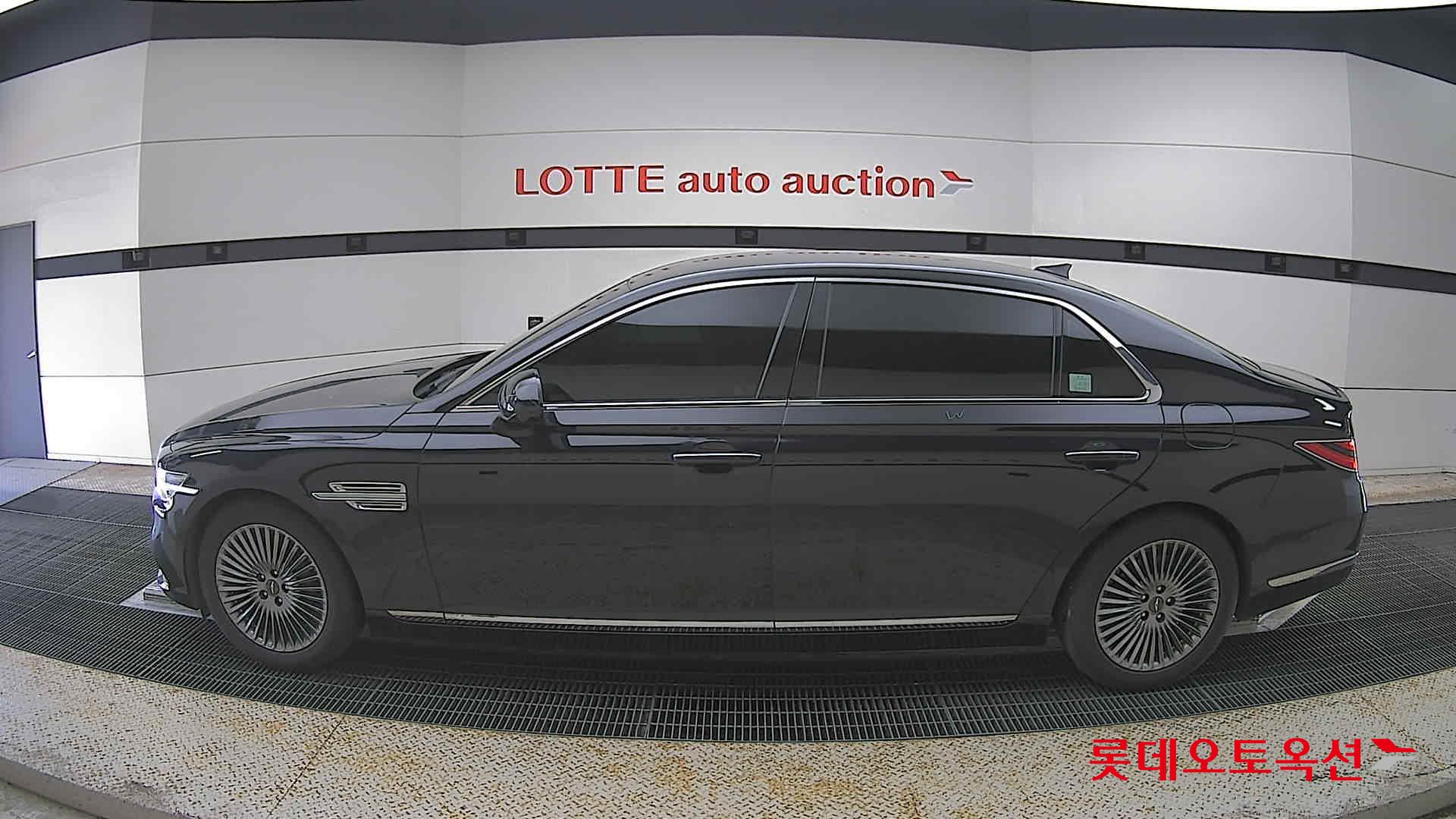 Genesis G90 - 13
