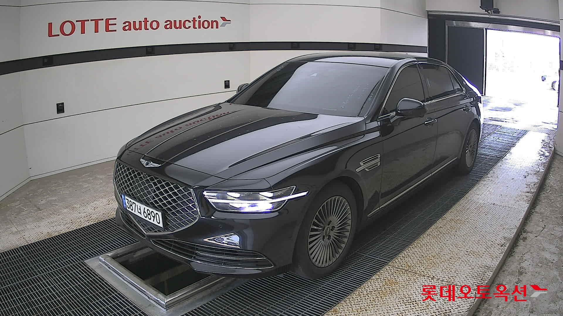 Genesis G90 - 3