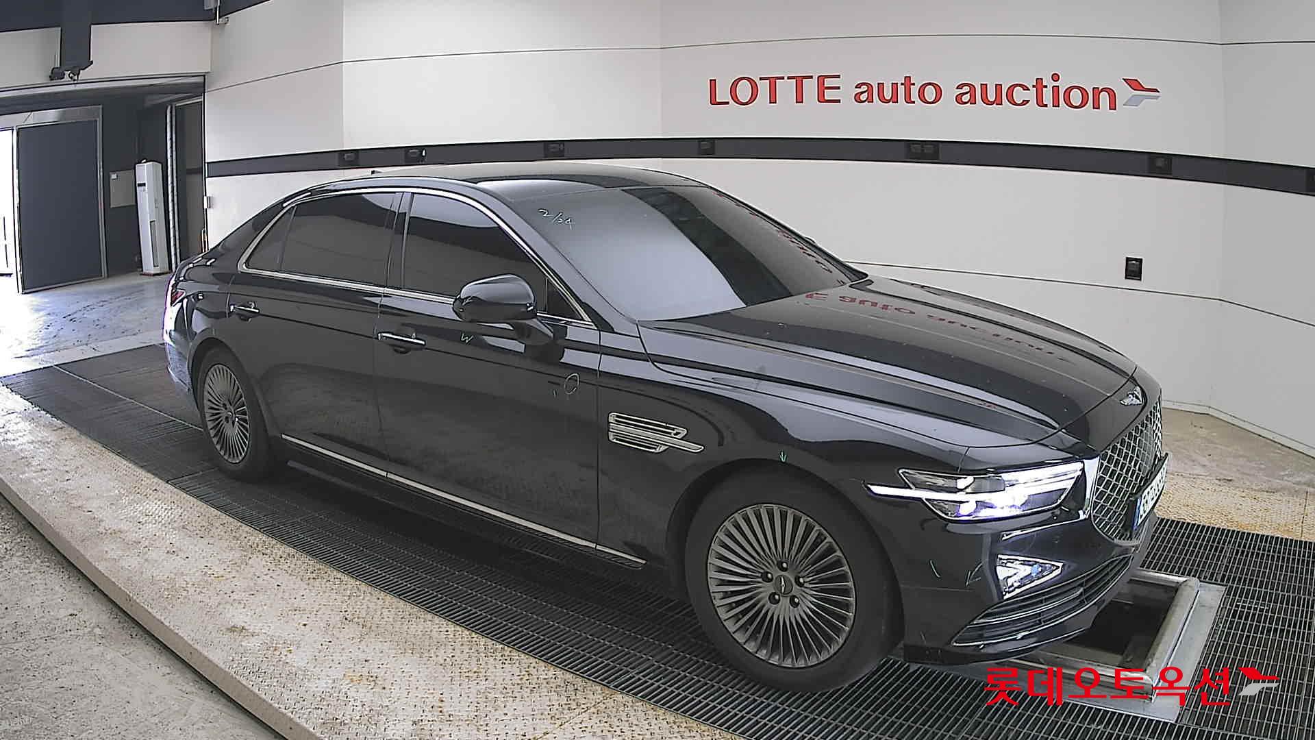 Genesis G90 - 23