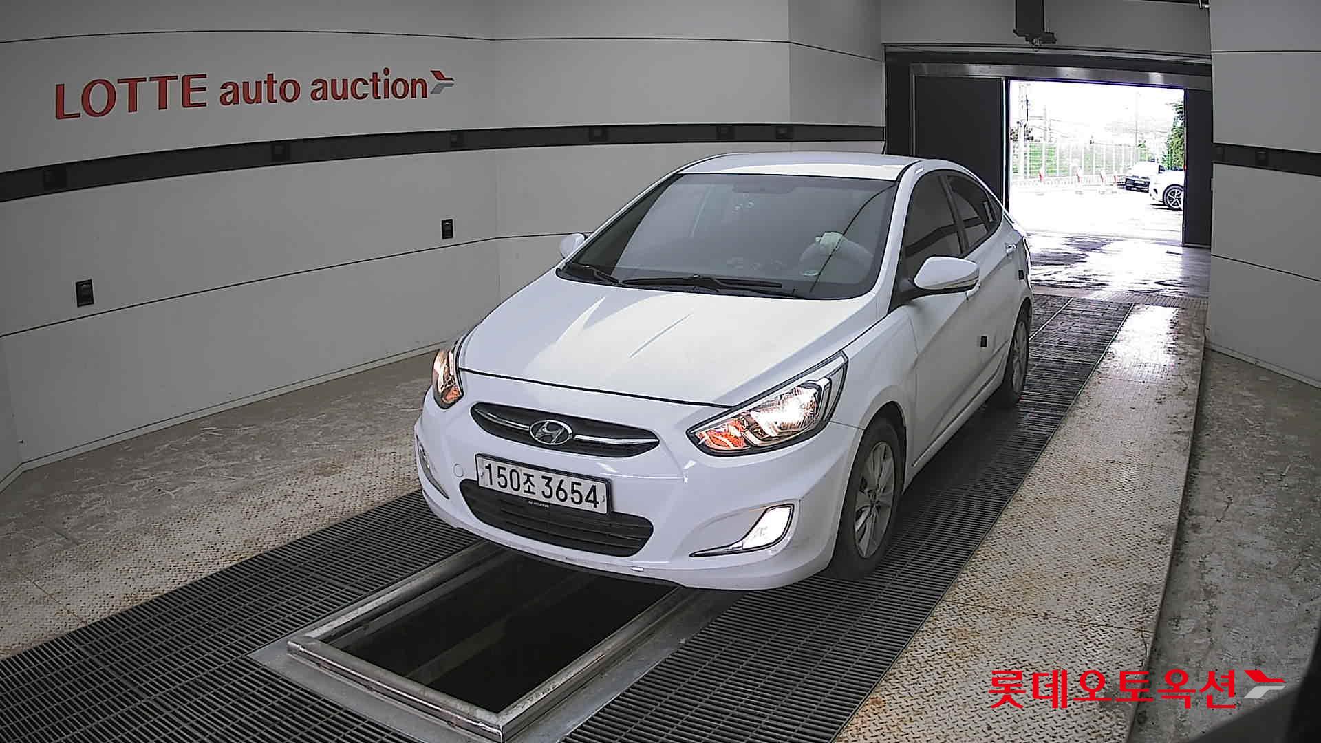 Hyundai Accent - 10