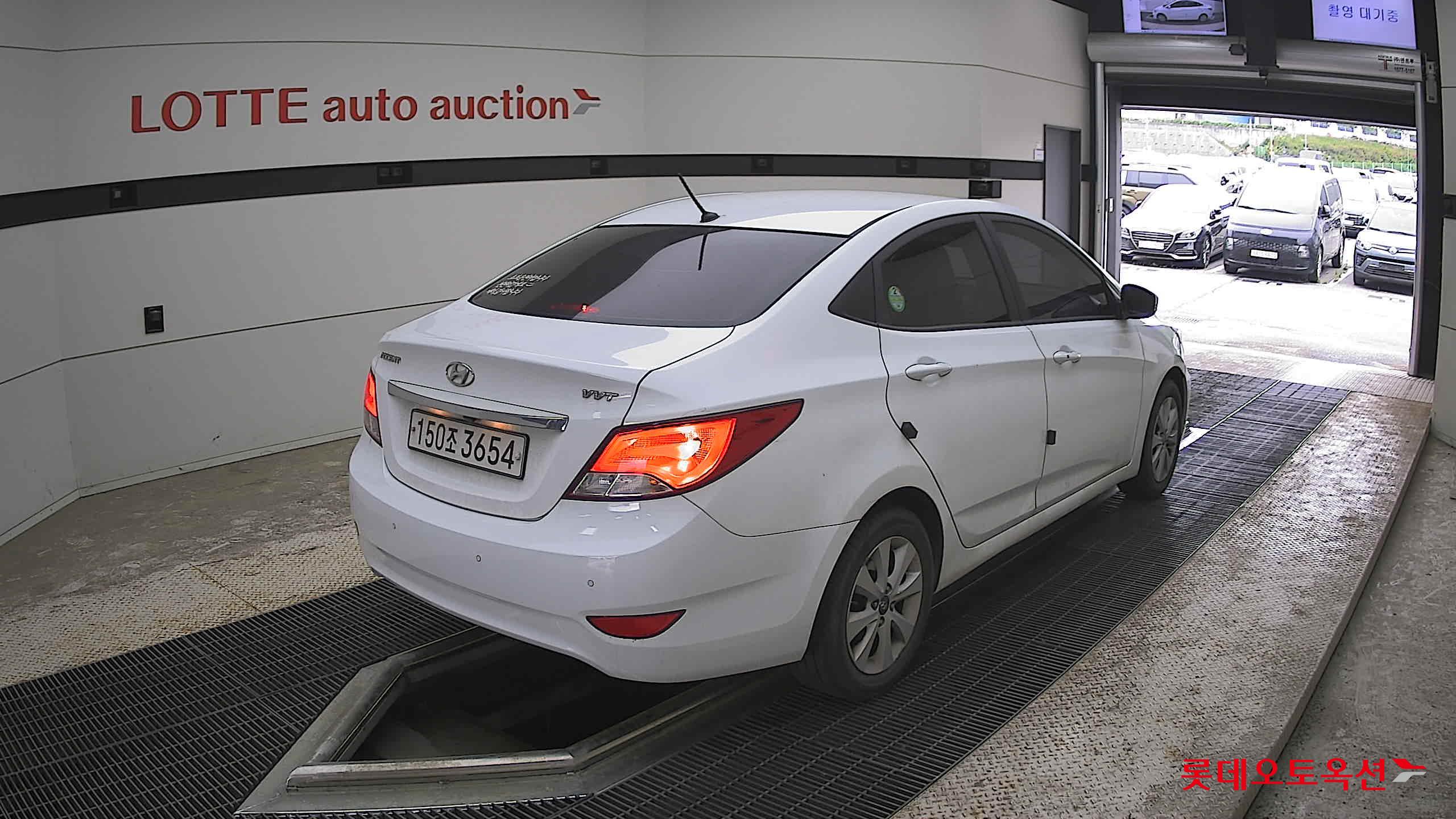 Hyundai Accent - 5