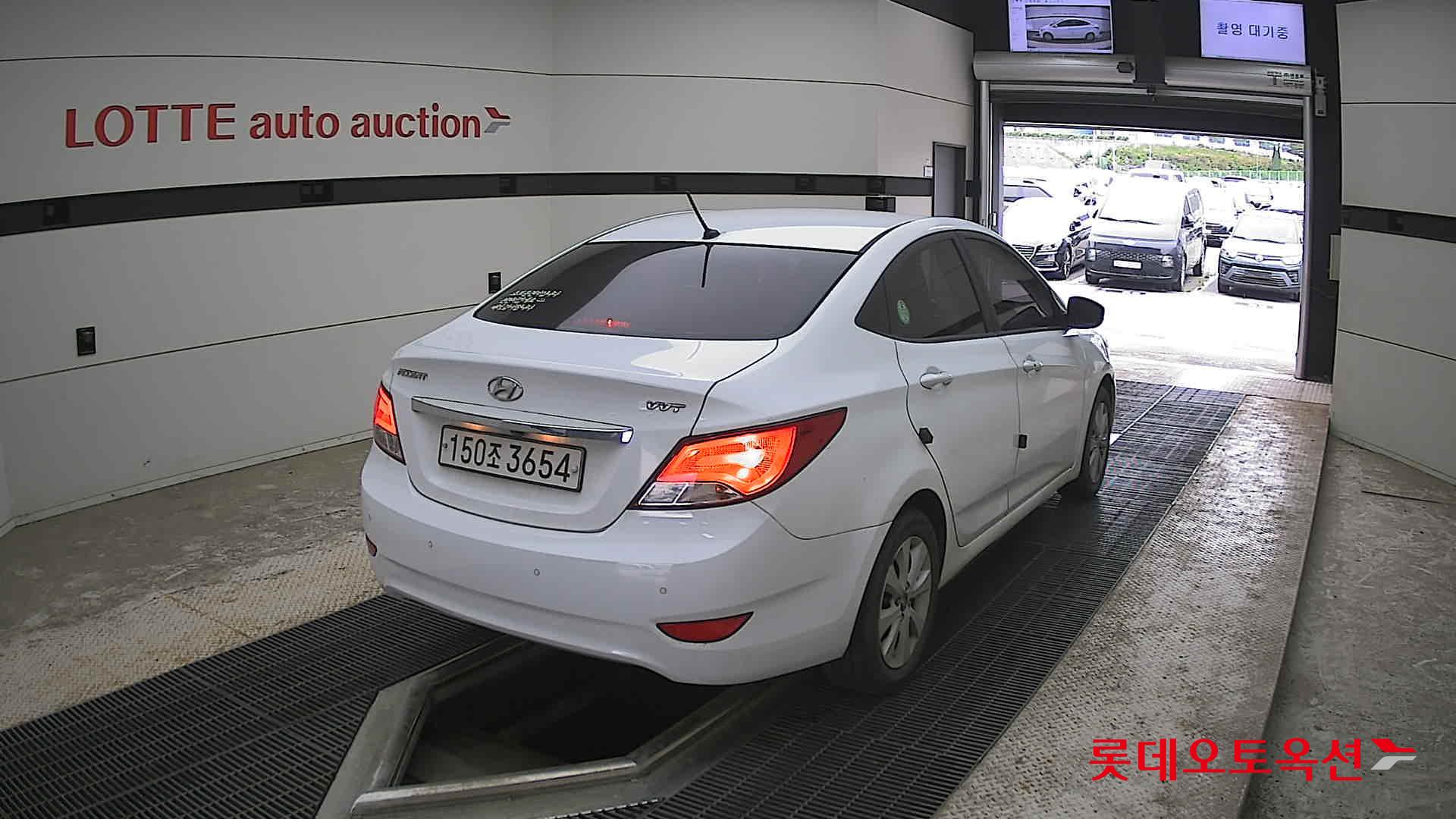 Hyundai Accent - 18