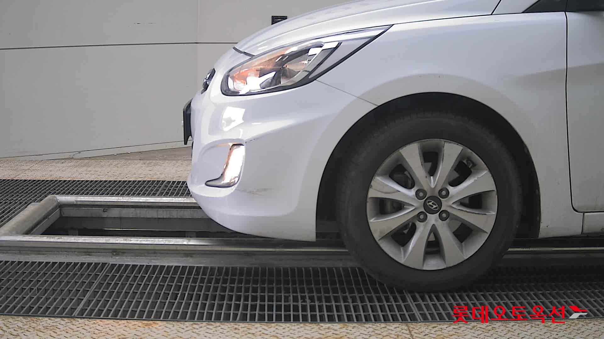 Hyundai Accent - 25